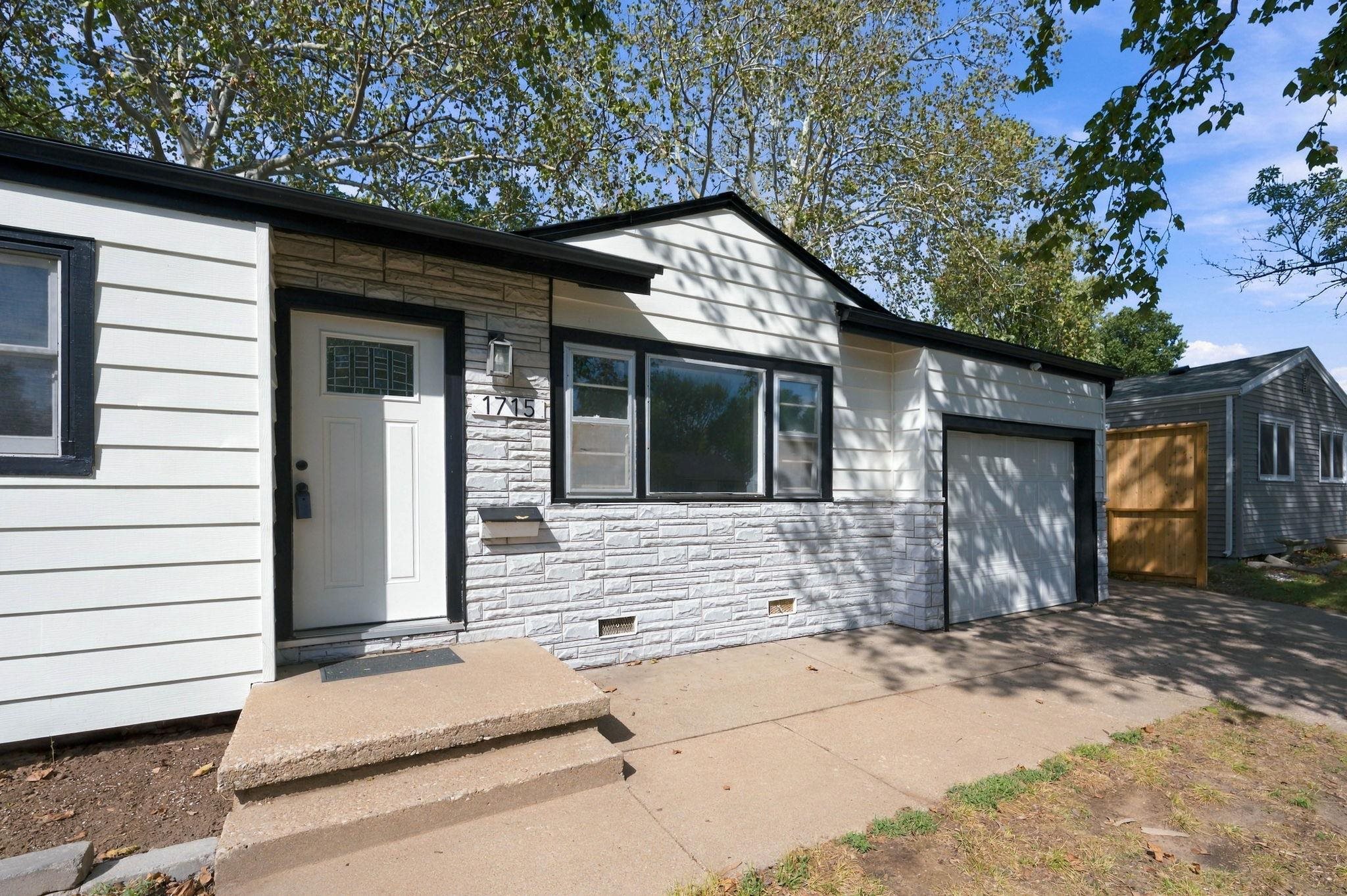 1715 N Joann St Property Photo 6