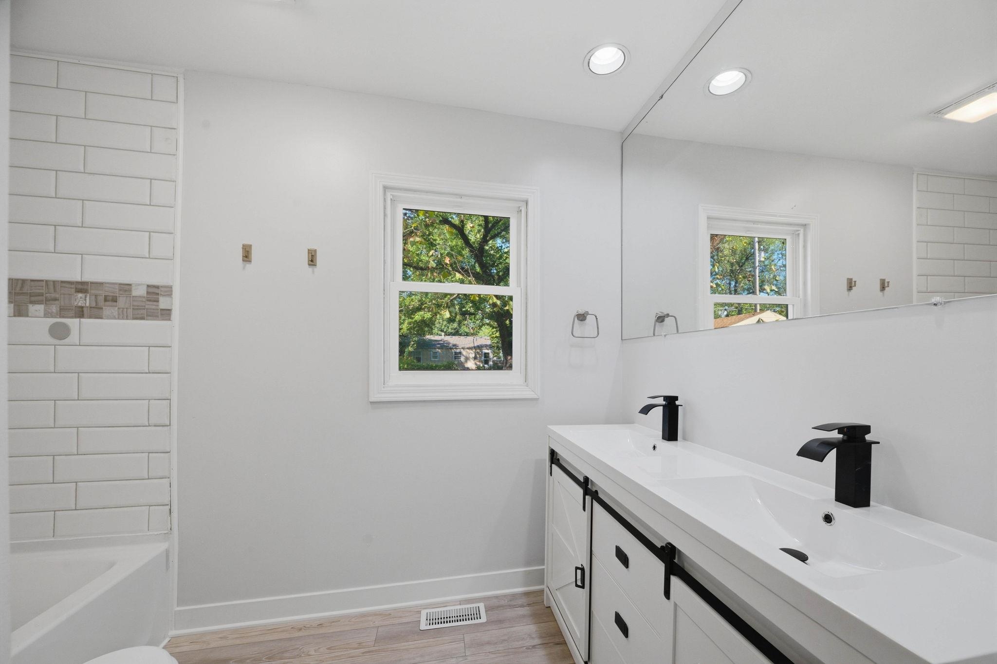 1715 N Joann St Property Photo 16