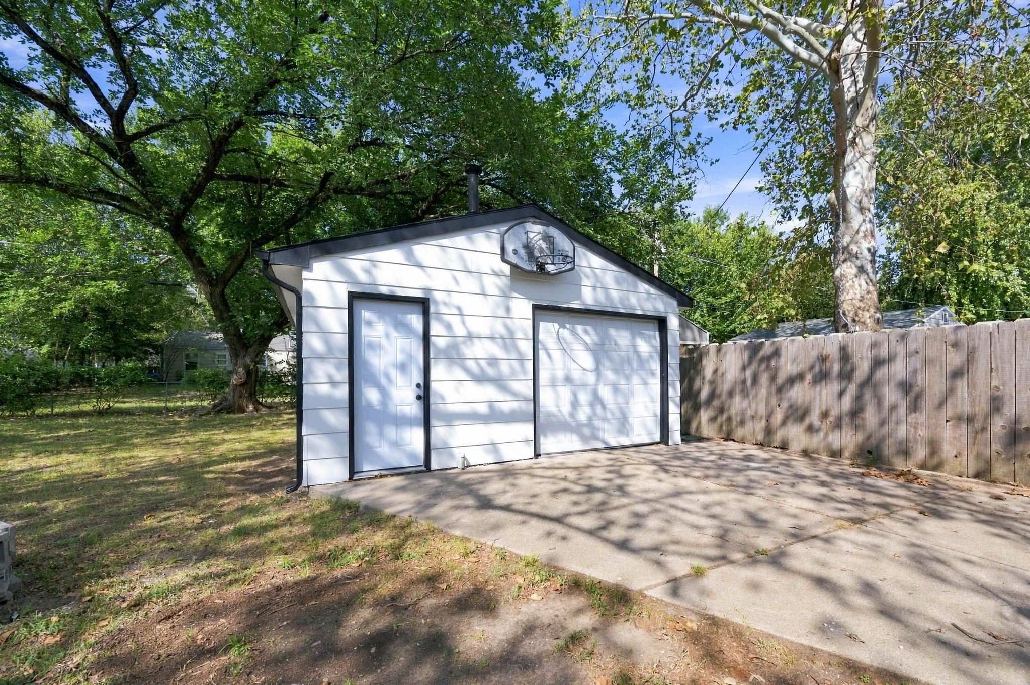 1715 N Joann St Property Photo 22