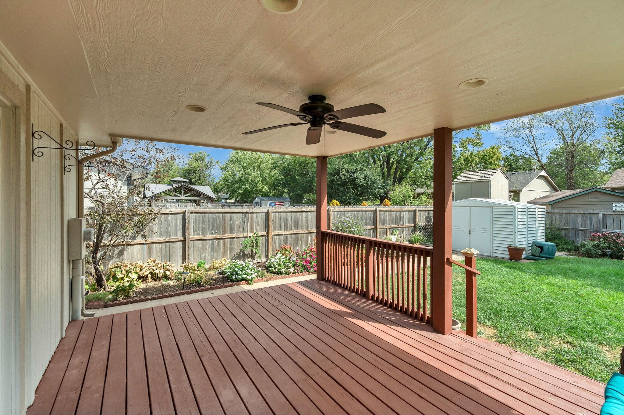 2048 N Murray St Property Photo 23