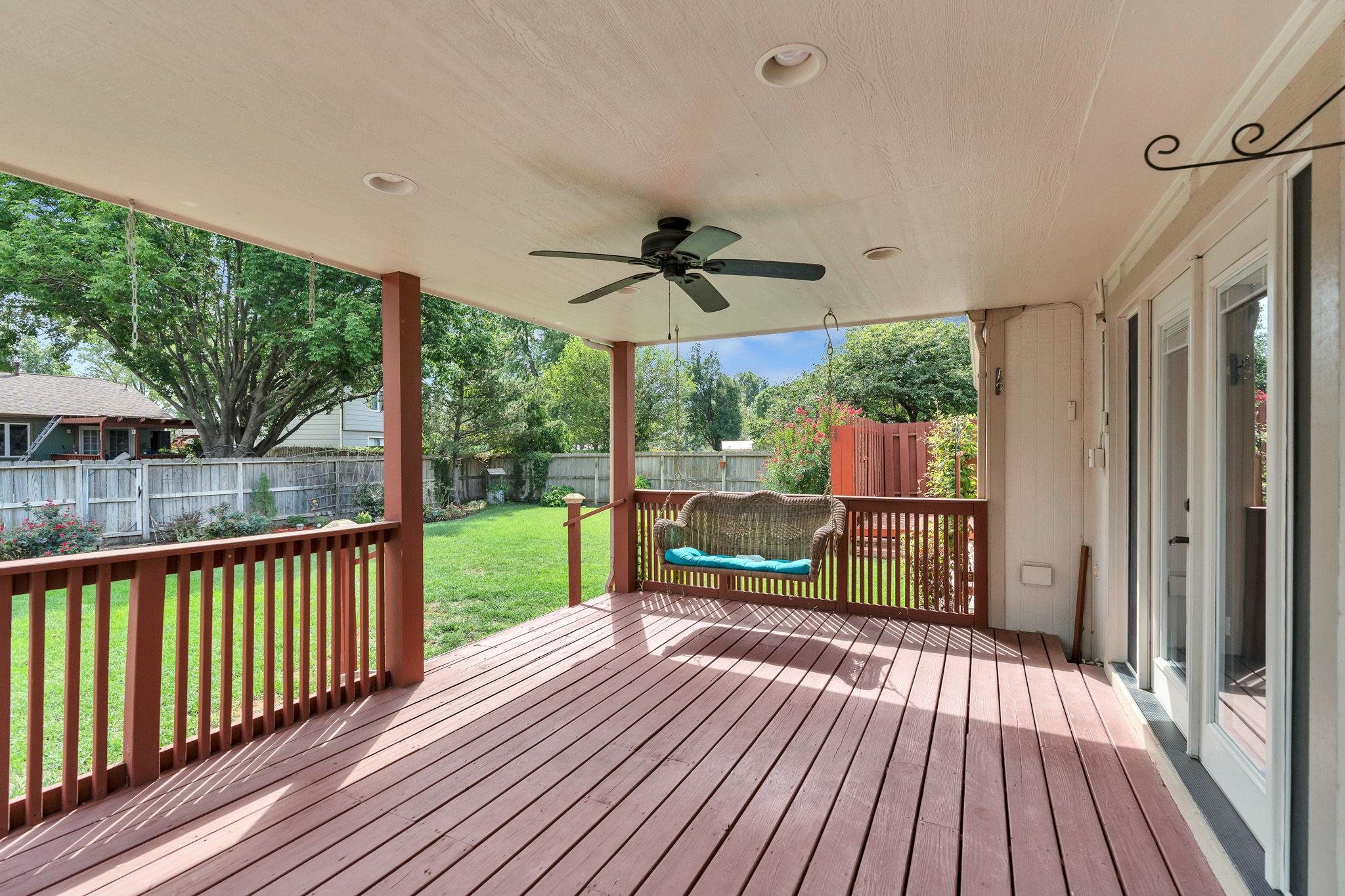 2048 N Murray St Property Photo 24