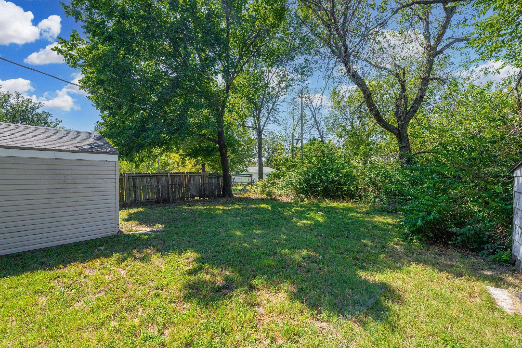 739 N Mount Carmel Property Photo 20