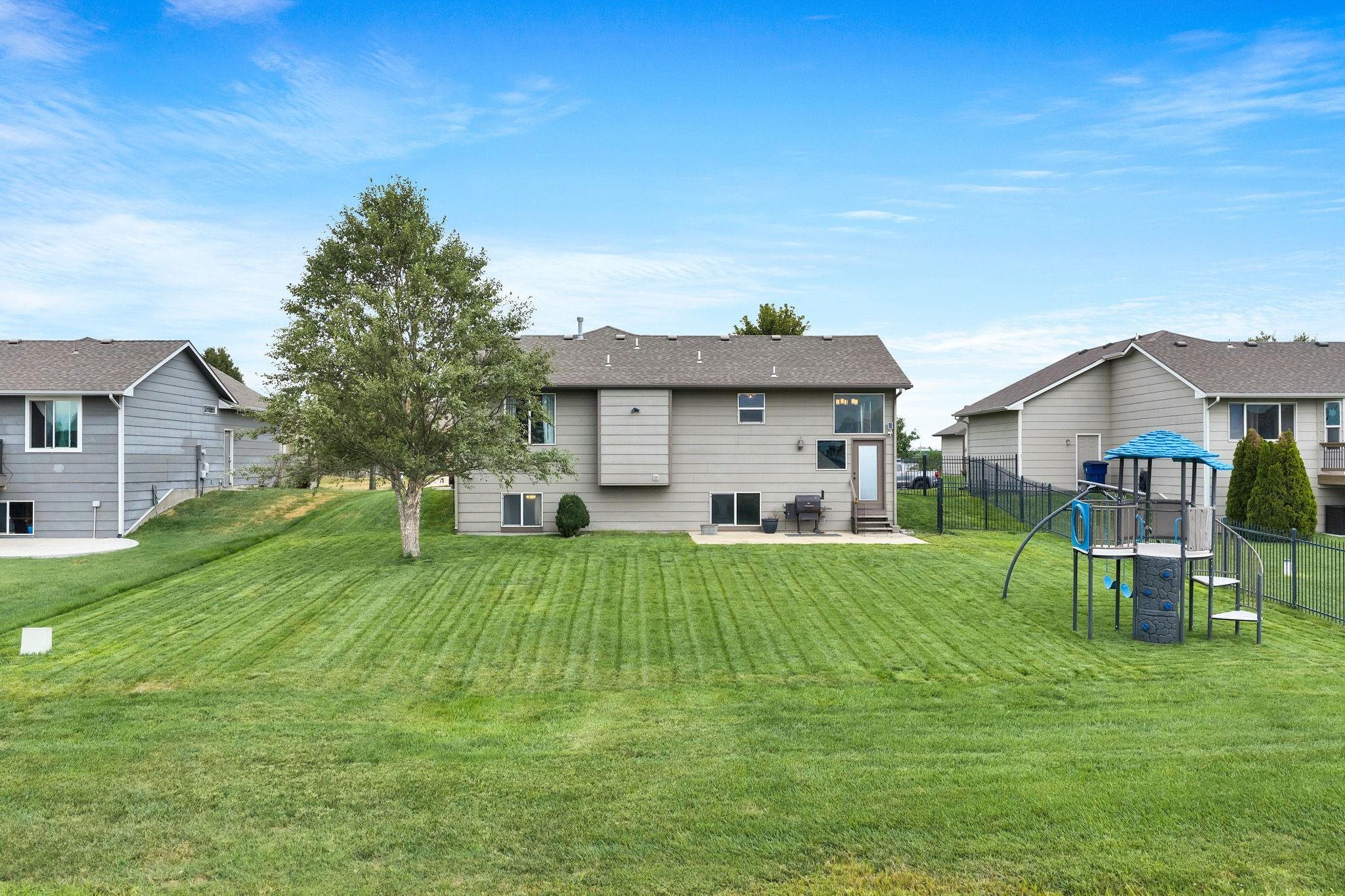1925 N Bellick Ct Property Photo 23