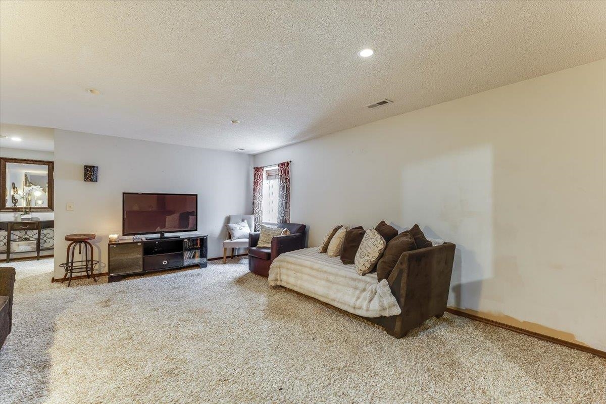 2718 N Parkridge Ct Property Photo 24