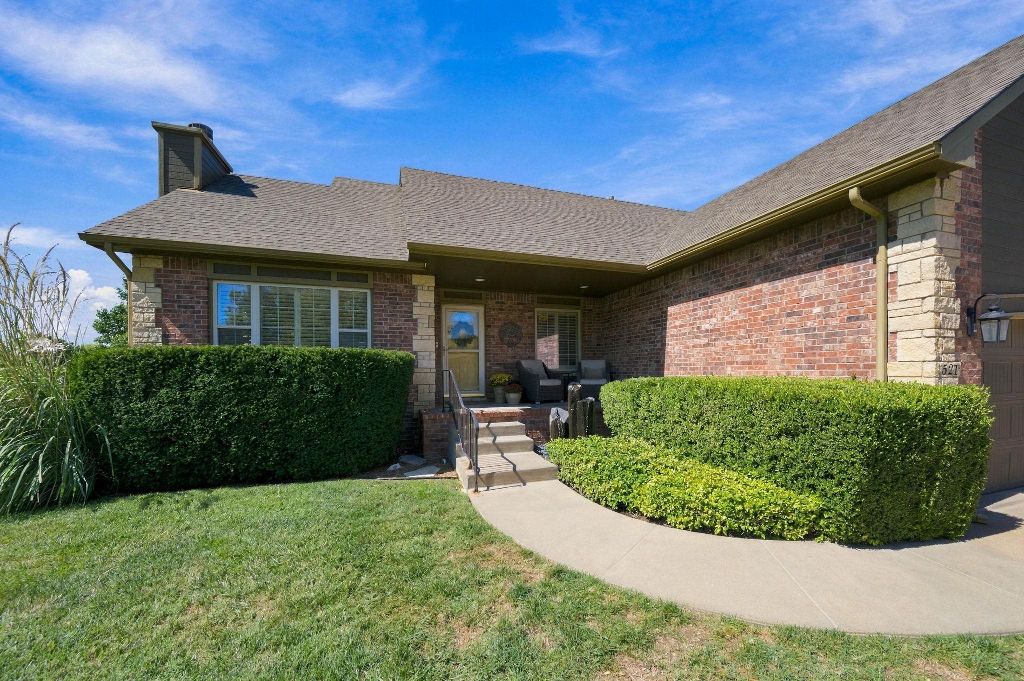 521 S Creekside Property Photo 3