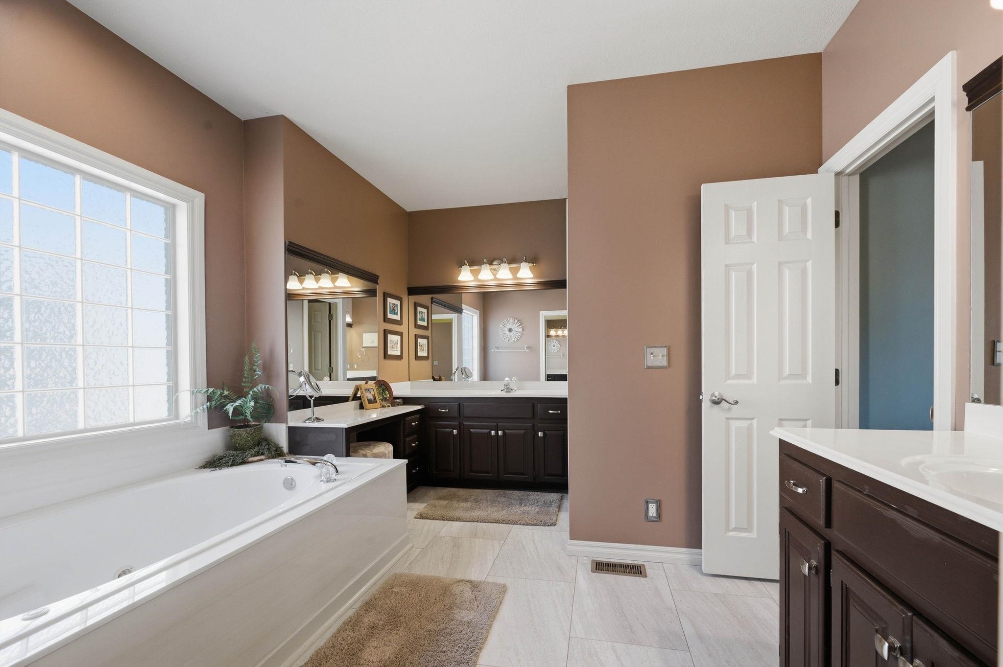 521 S Creekside Property Photo 17