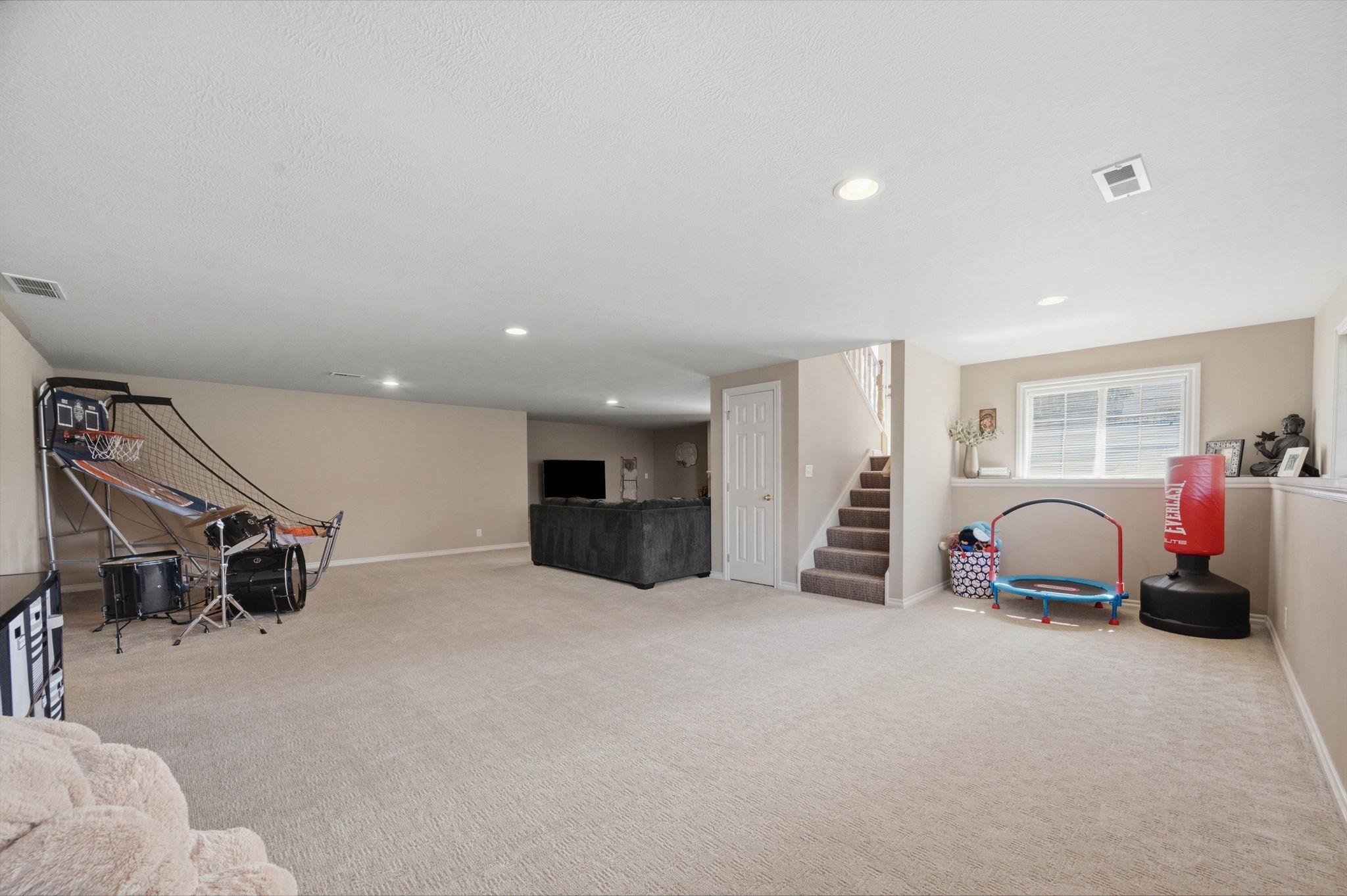 521 S Creekside Property Photo 24