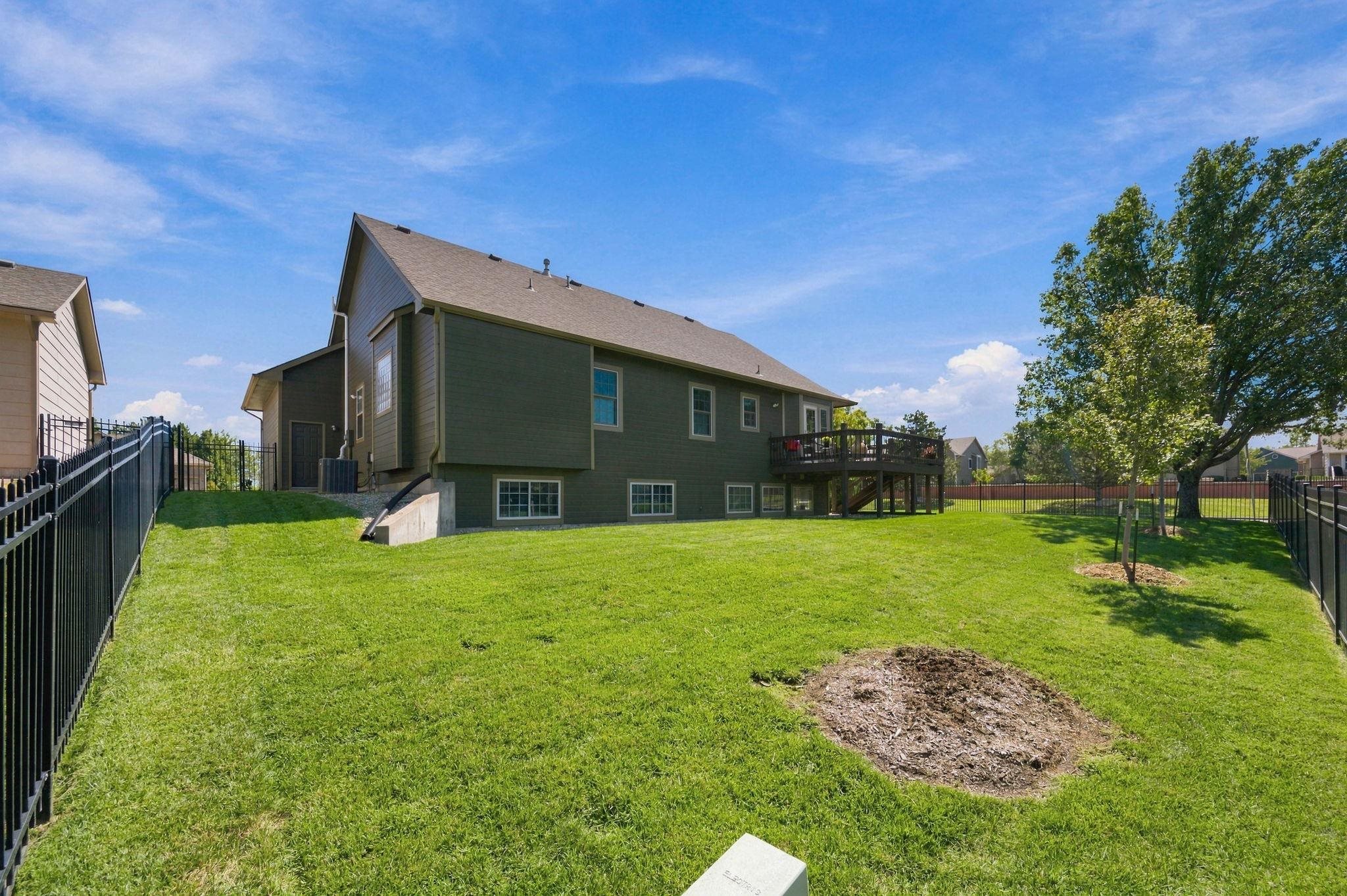 521 S Creekside Property Photo 33