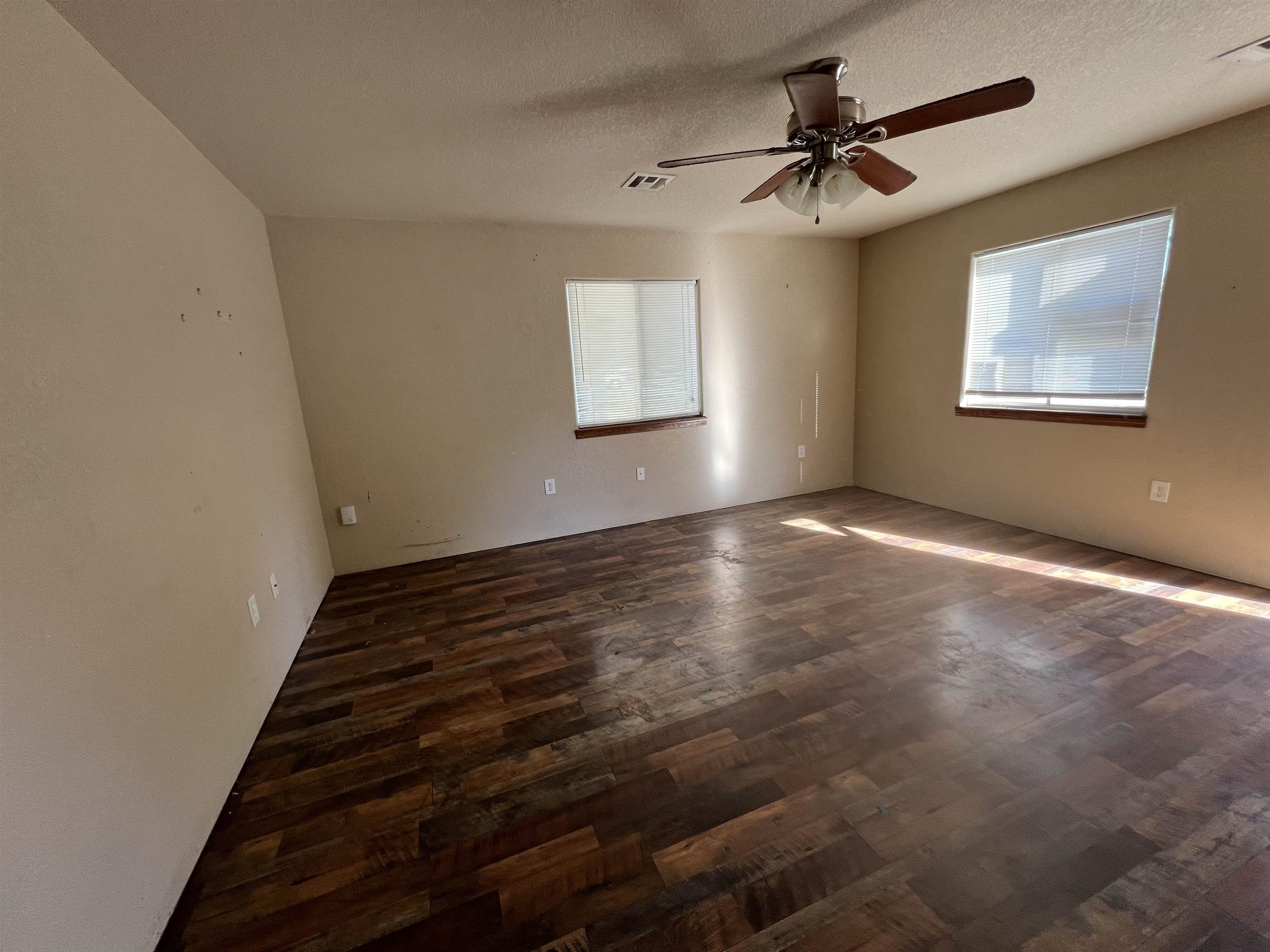226 Wiley St. Property Photo 2