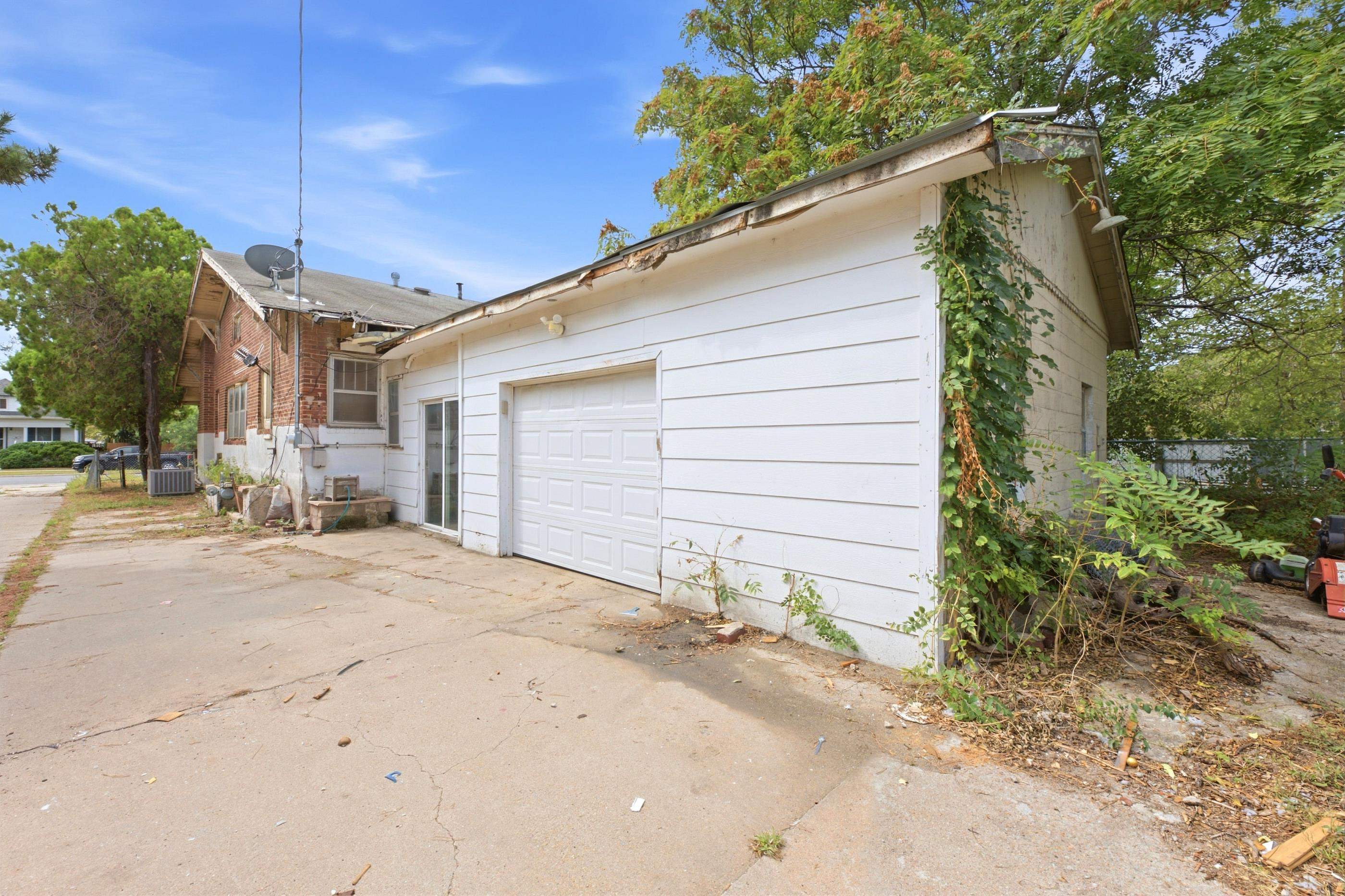 510 W Sherman Ave Property Photo 3