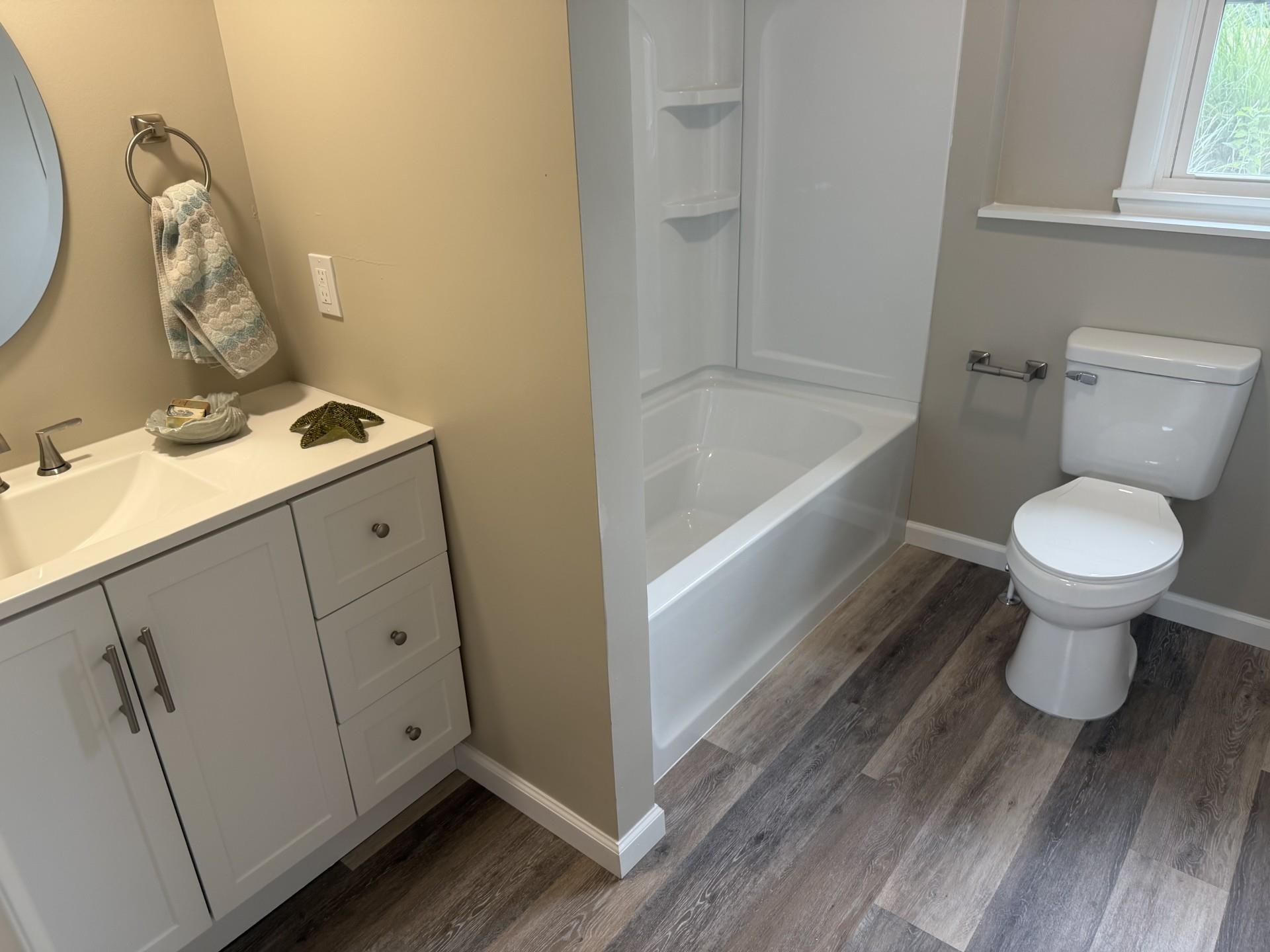 349 Robson Property Photo 18