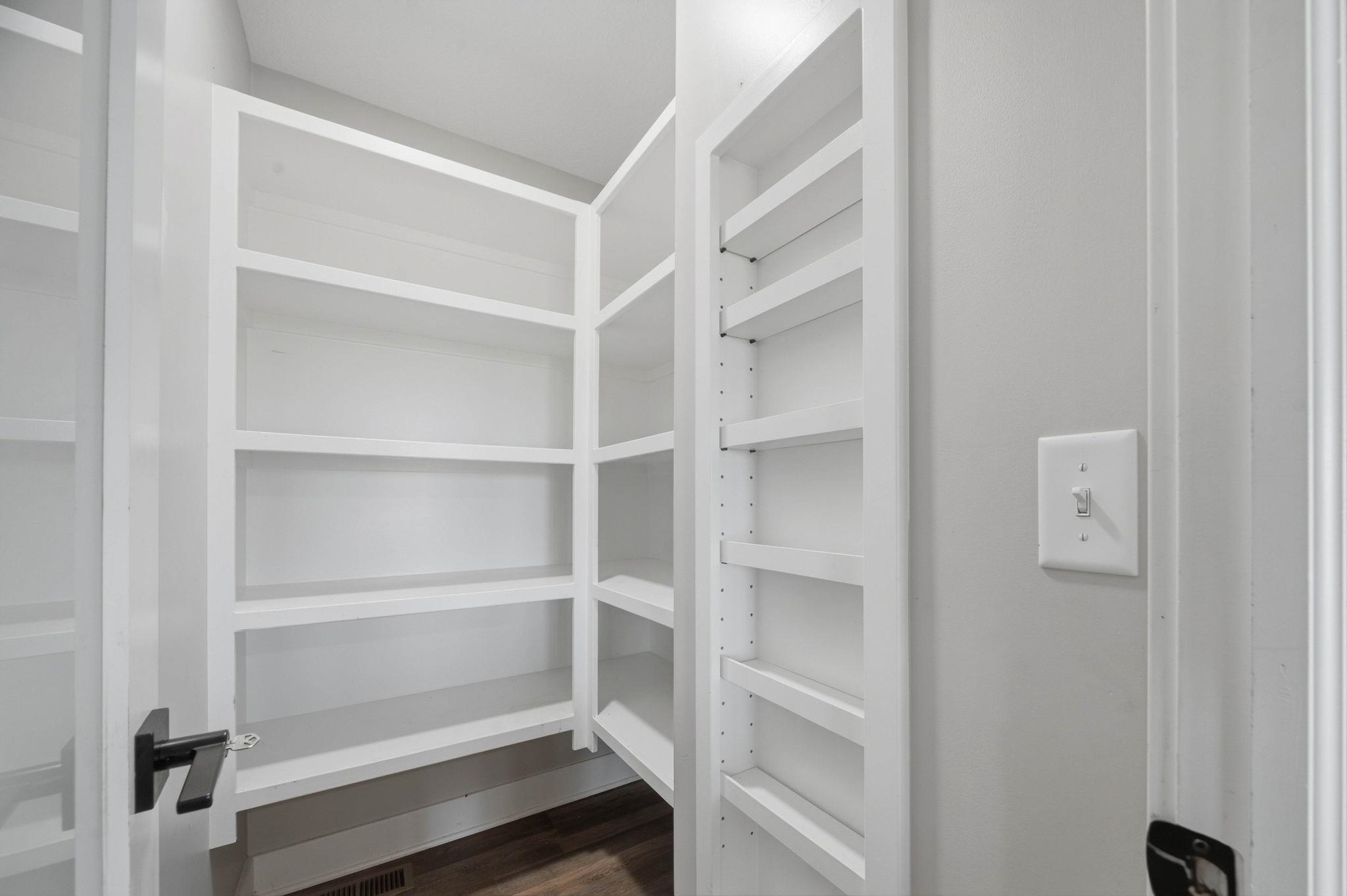 2421 E Velvet Leaf Property Photo 17