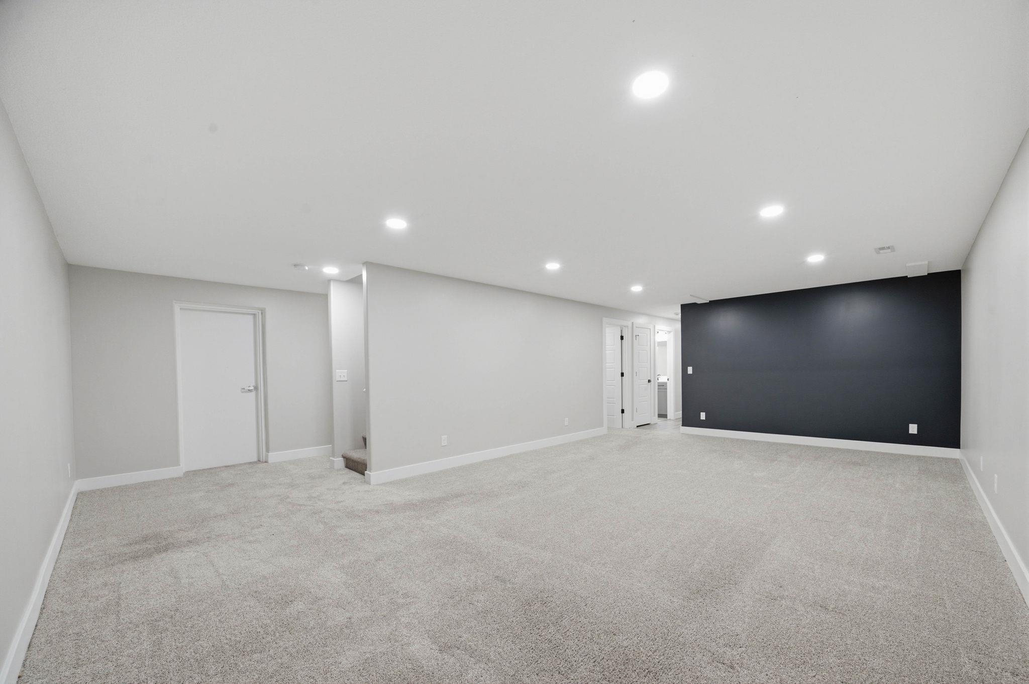2421 E Velvet Leaf Property Photo 23