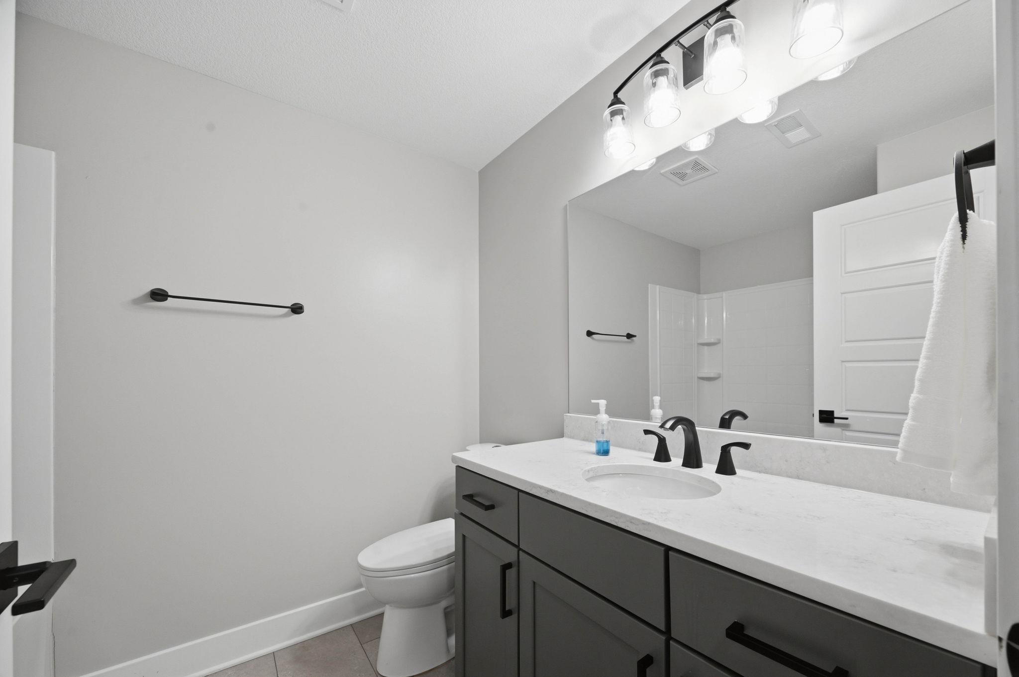 2421 E Velvet Leaf Property Photo 25