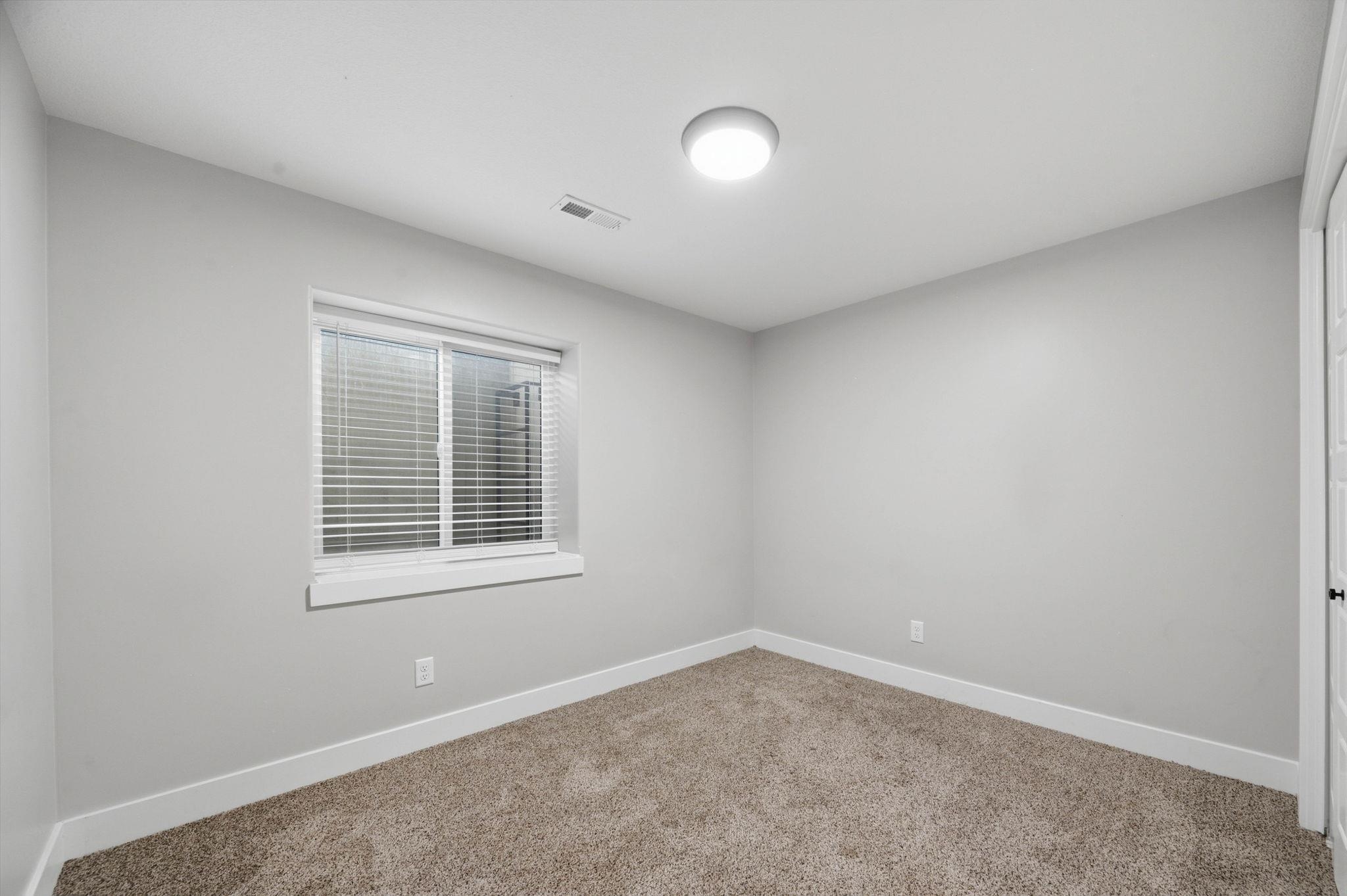 2421 E Velvet Leaf Property Photo 26