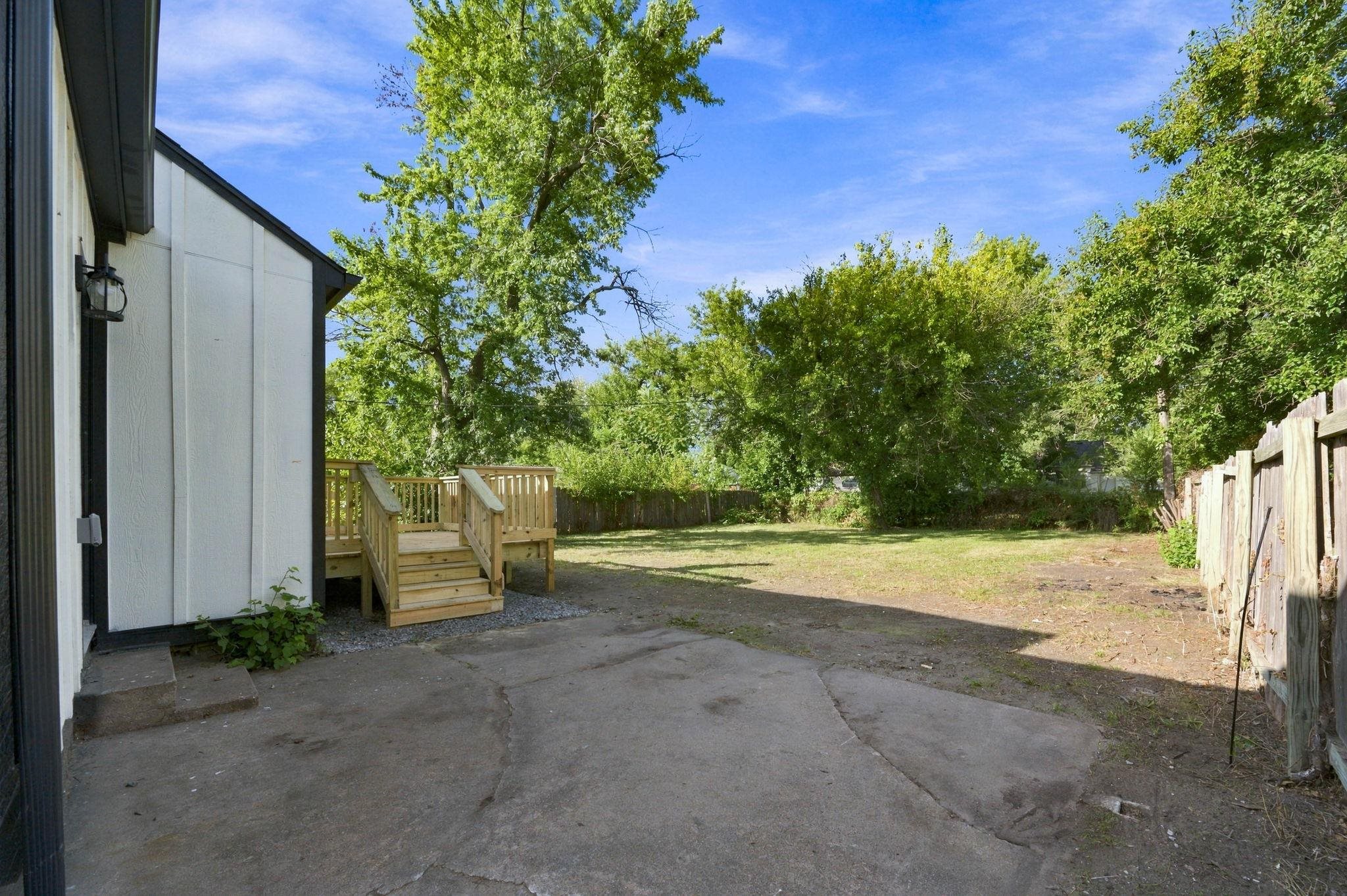 1045 N Ridgewood Dr Property Photo 27