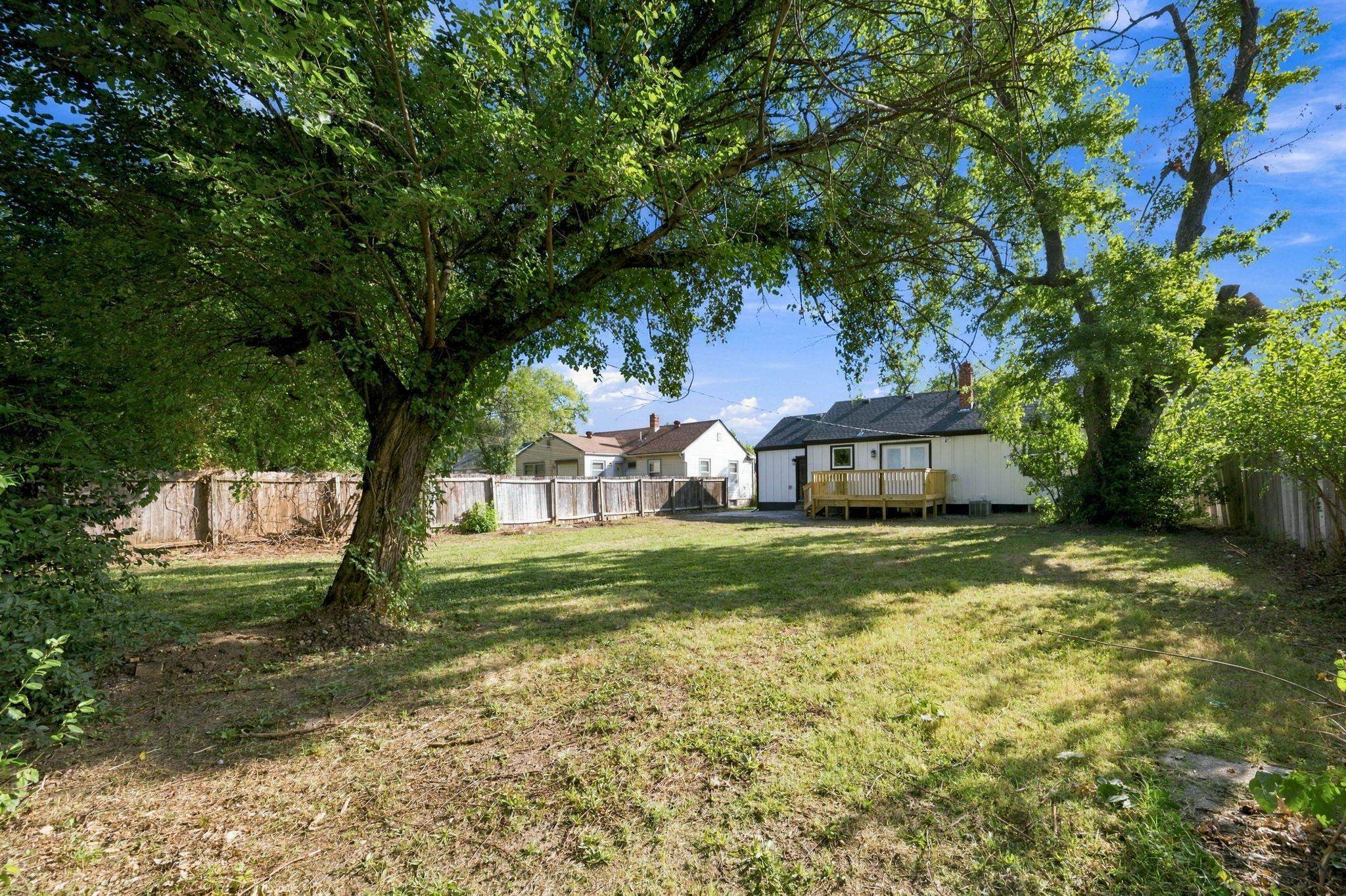 1045 N Ridgewood Dr Property Photo 29