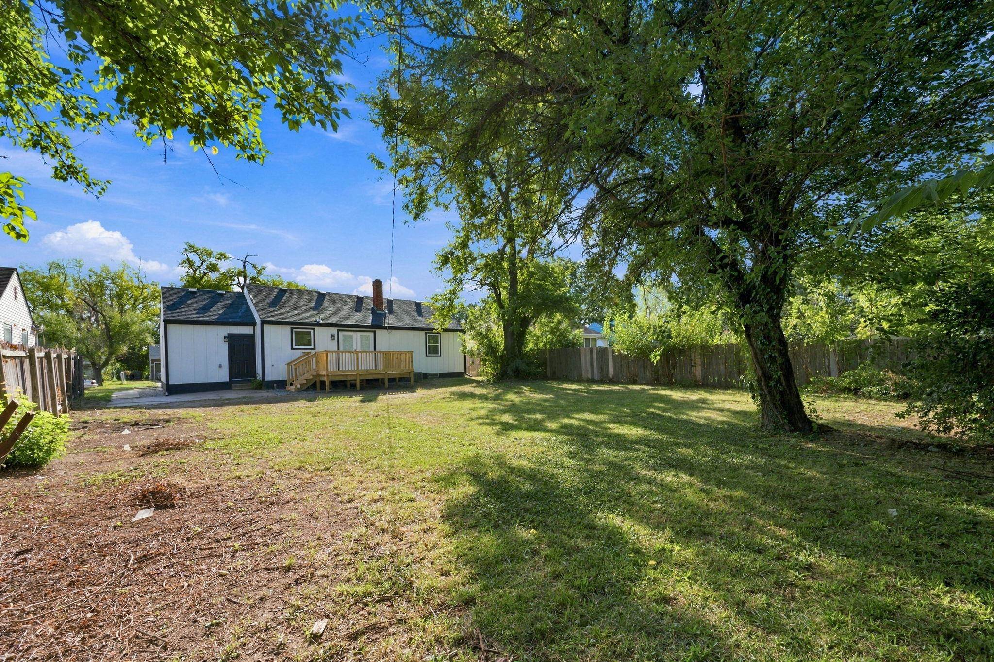1045 N Ridgewood Dr Property Photo 30