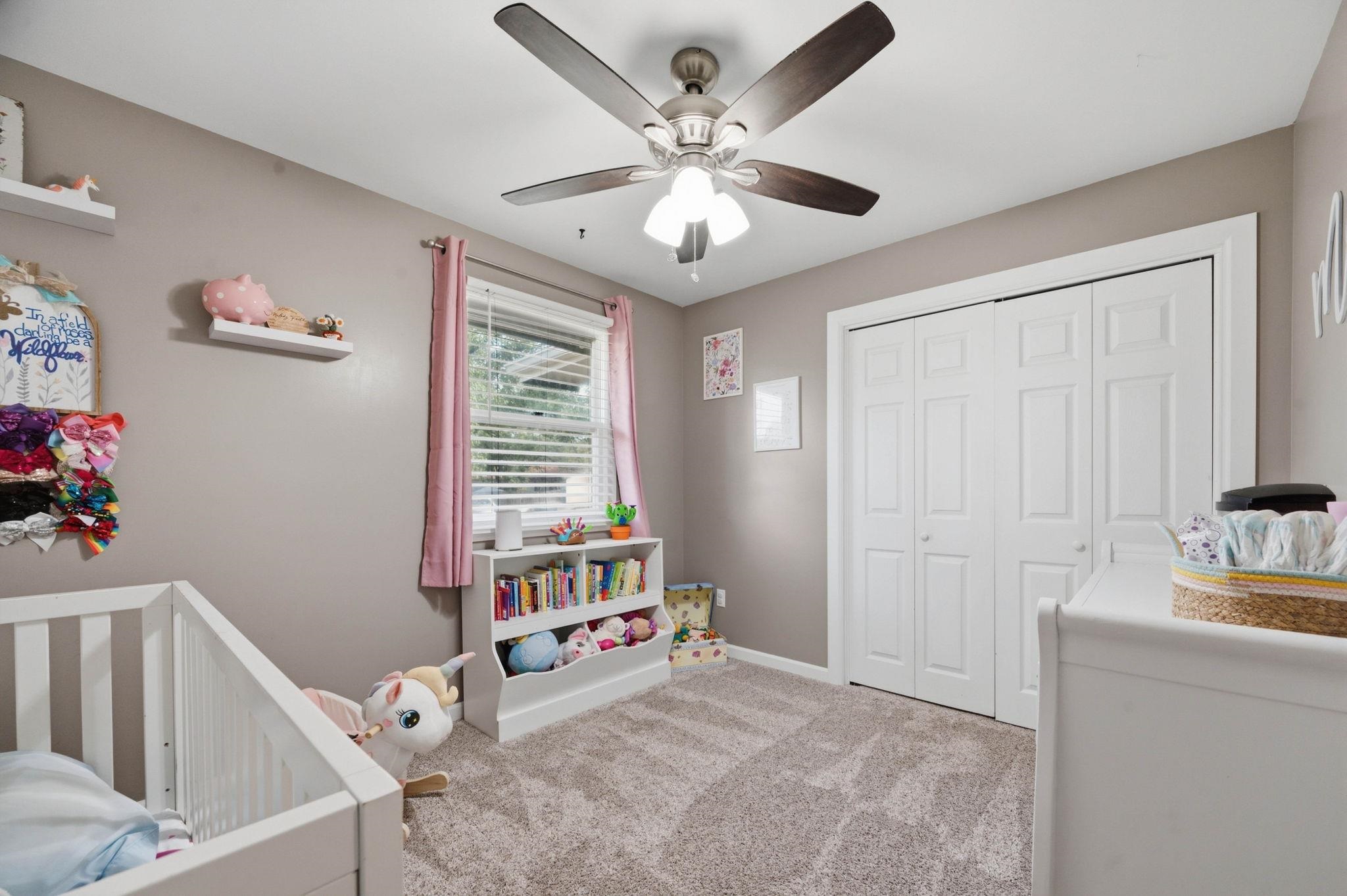 221 E Bradbury St Property Photo 16