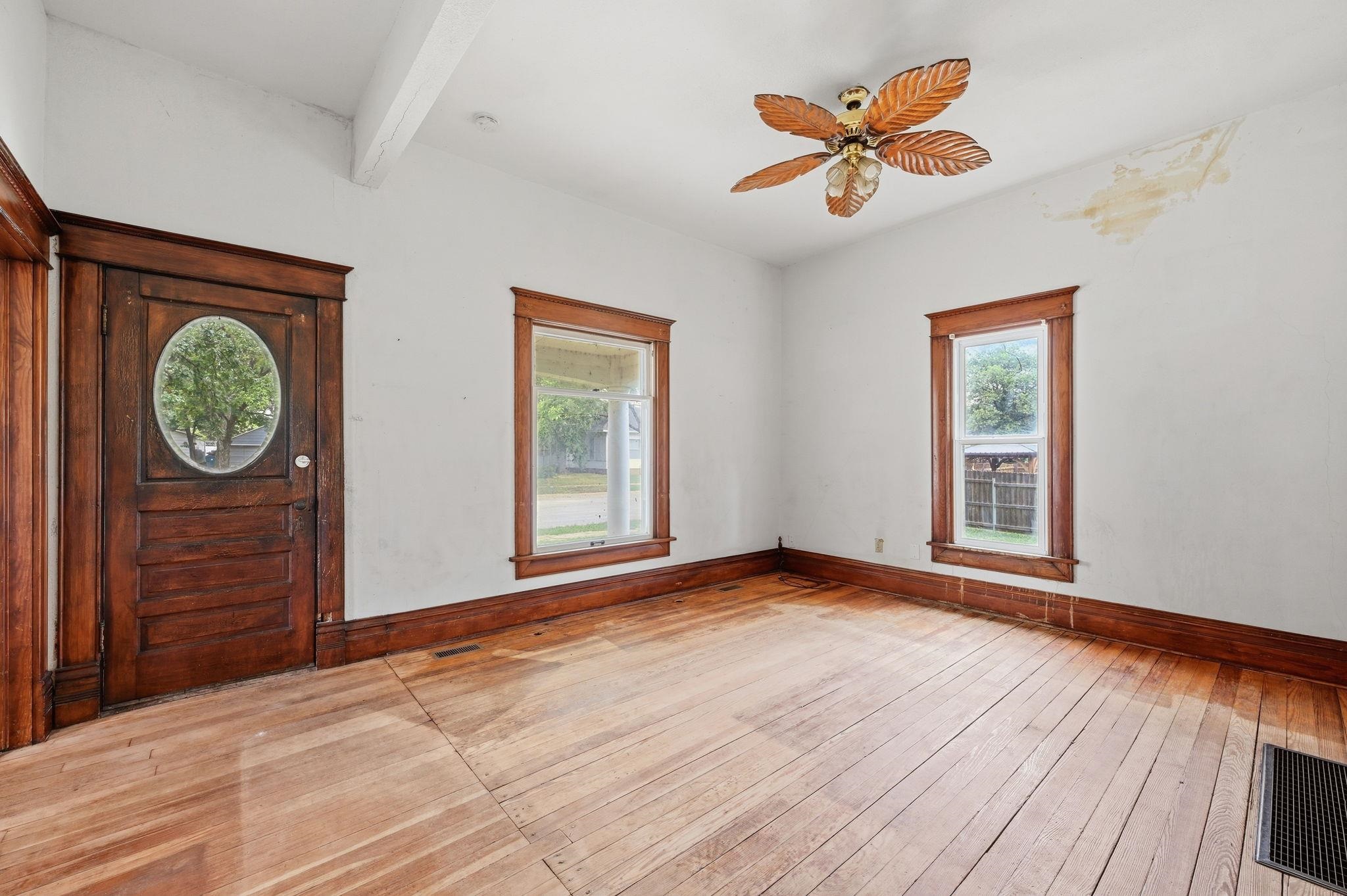 129 S Cranmer St Property Photo 4