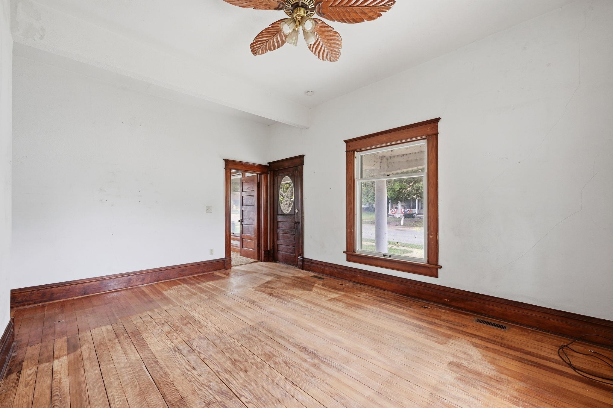 129 S Cranmer St Property Photo 8