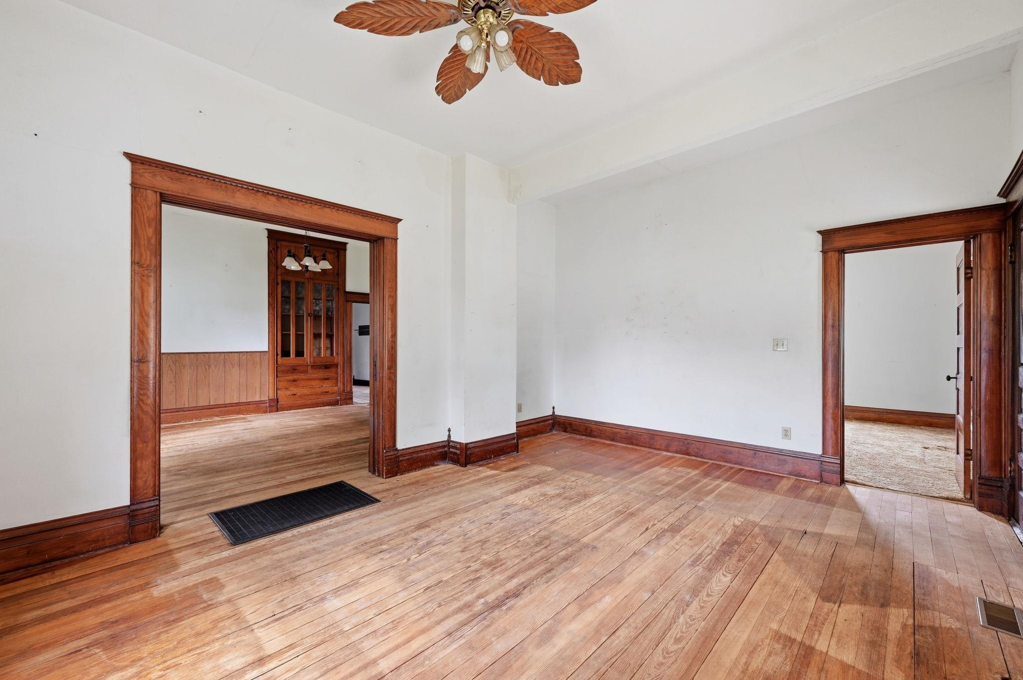 129 S Cranmer St Property Photo 9