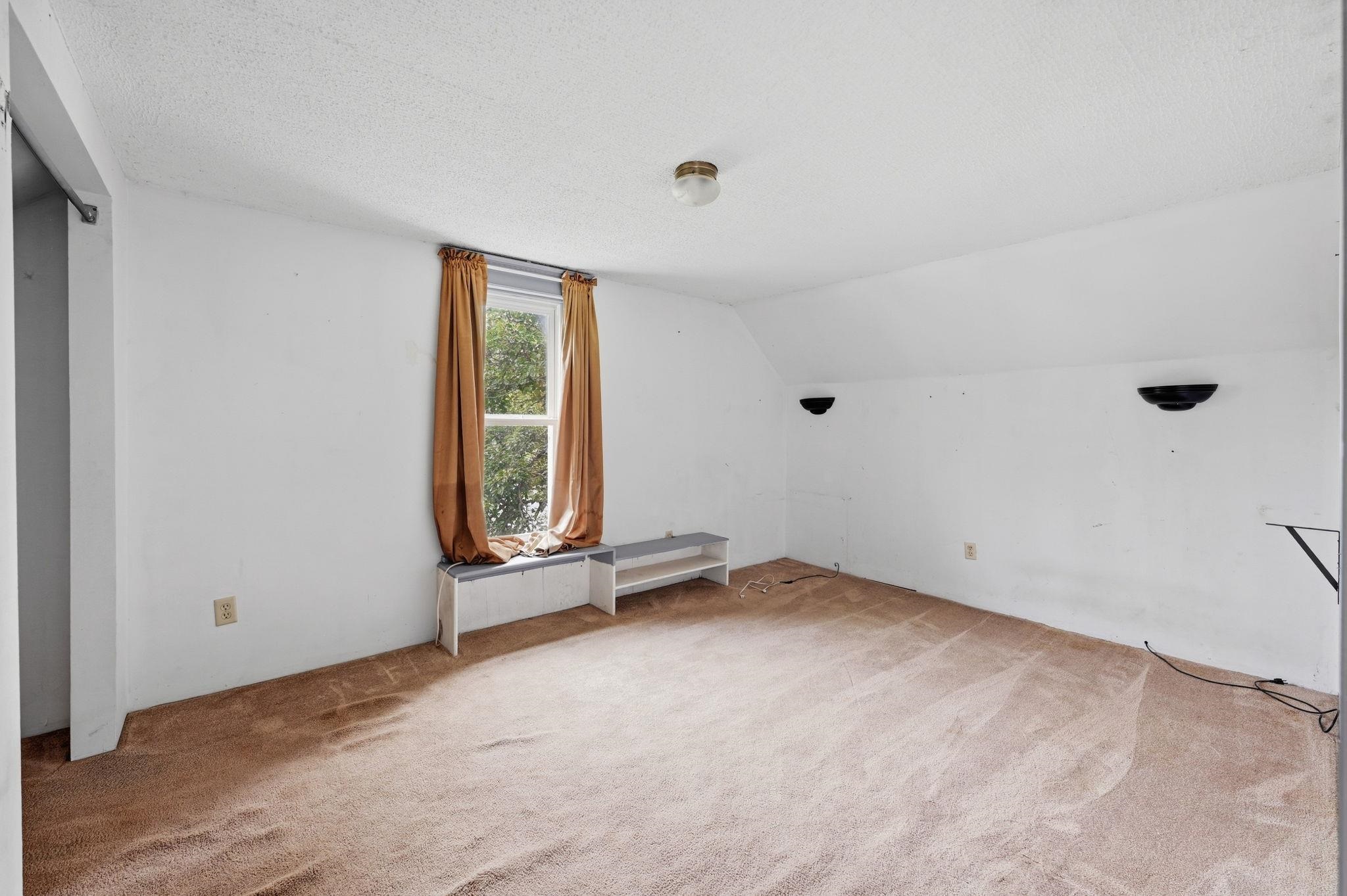129 S Cranmer St Property Photo 15