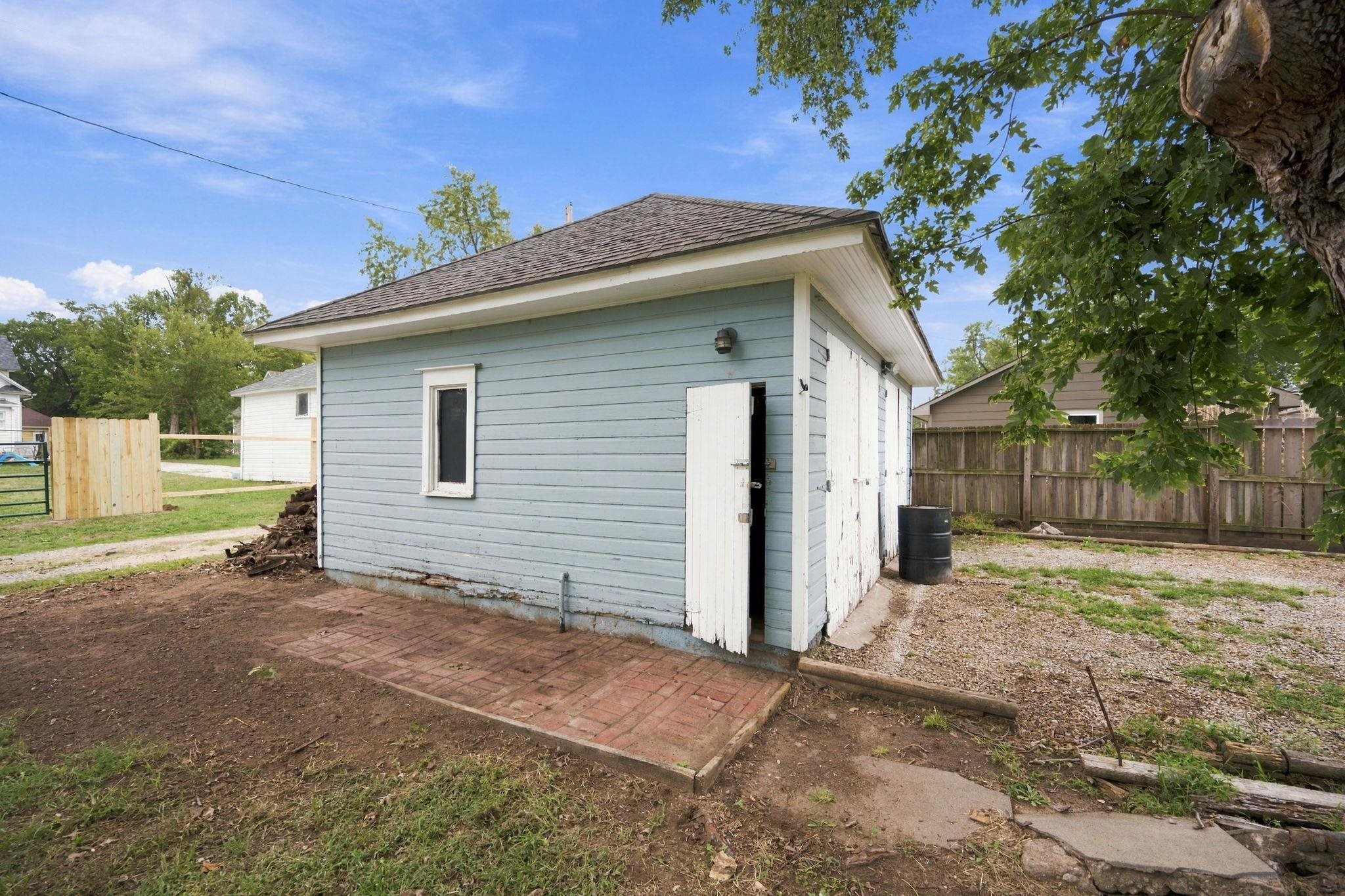 129 S Cranmer St Property Photo 28