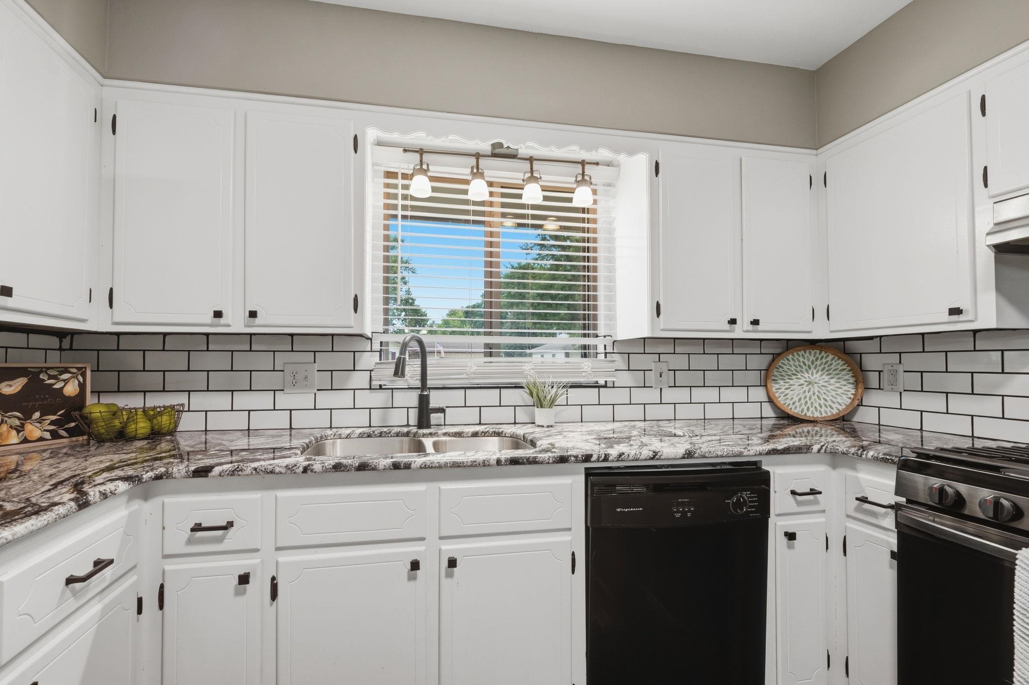 873 E Greenway Property Photo 11