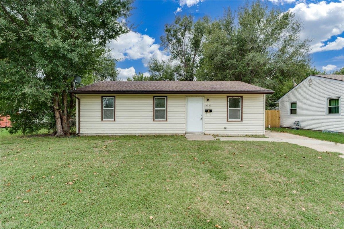 2229 E 53rd Property Photo 1