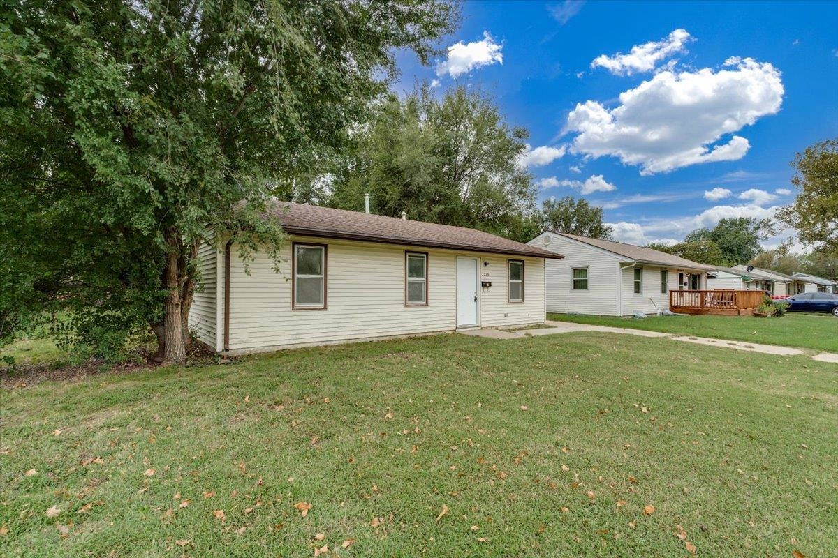 2229 E 53rd Property Photo 14