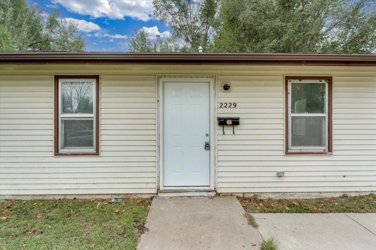2229 E 53rd Property Photo 16