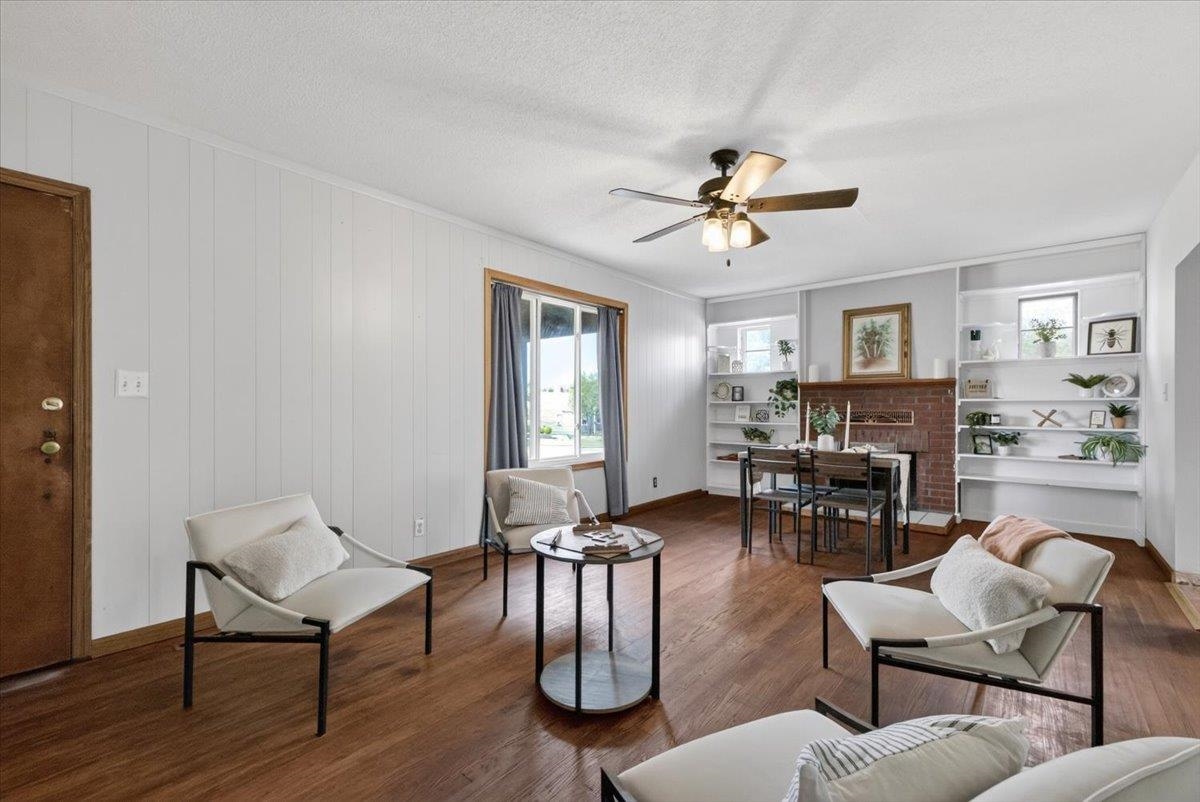 1322 N Henry Property Photo 2