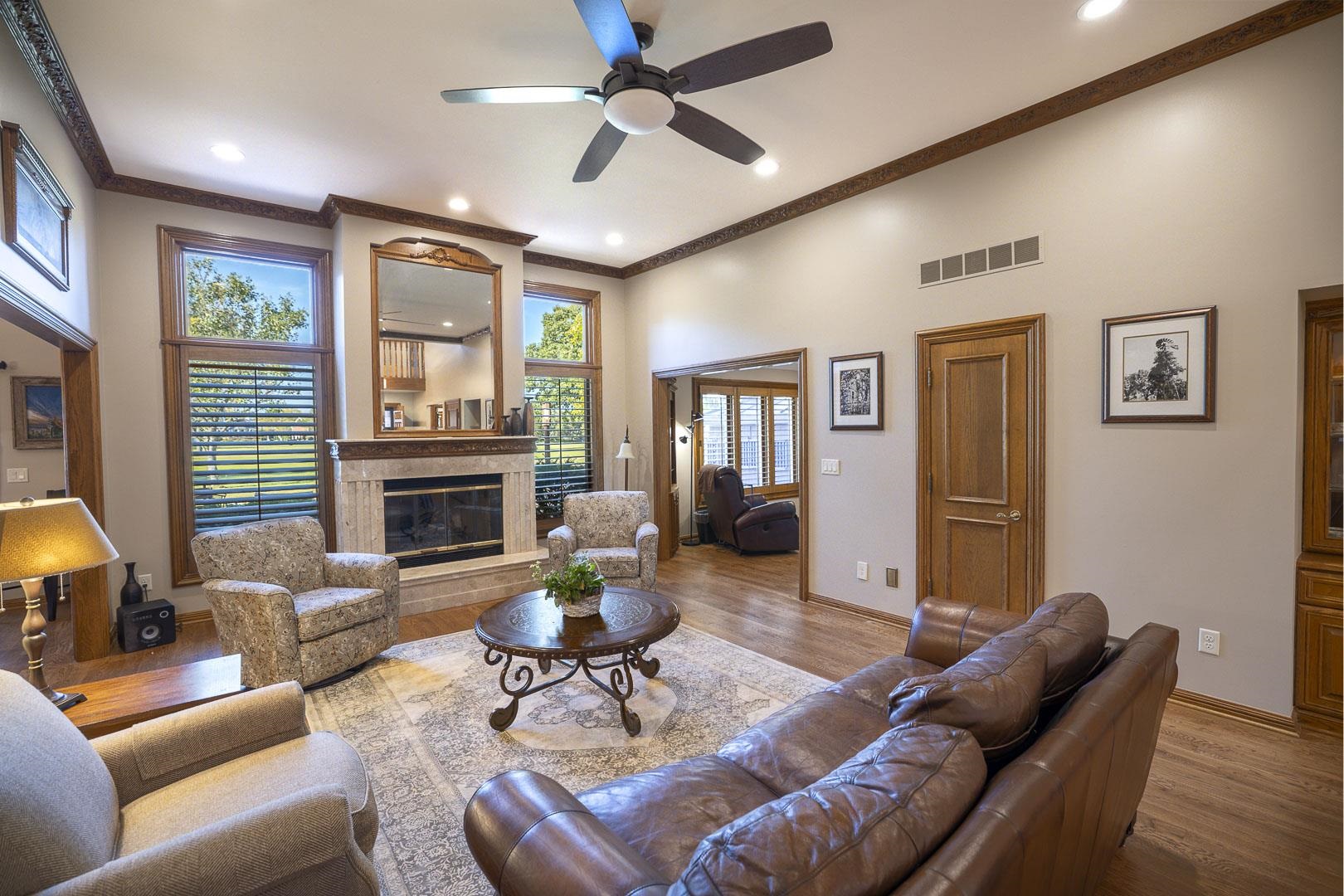 547 N Turnberry Cir. Property Photo 6