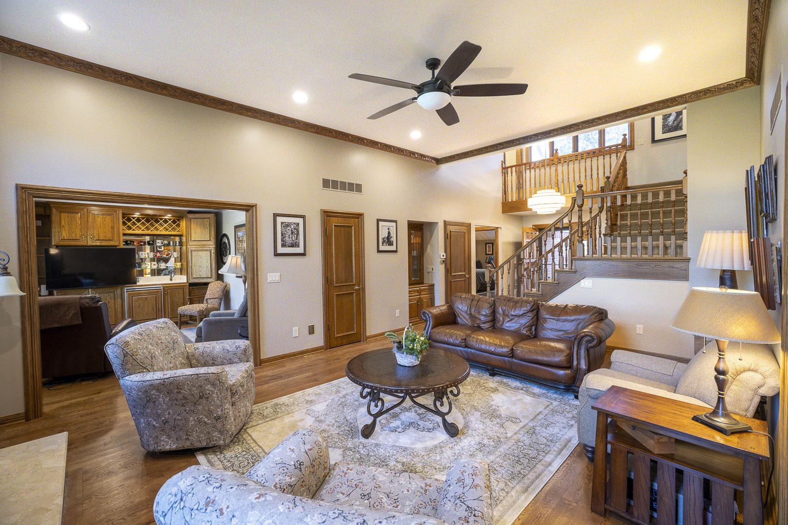 547 N Turnberry Cir. Property Photo 8