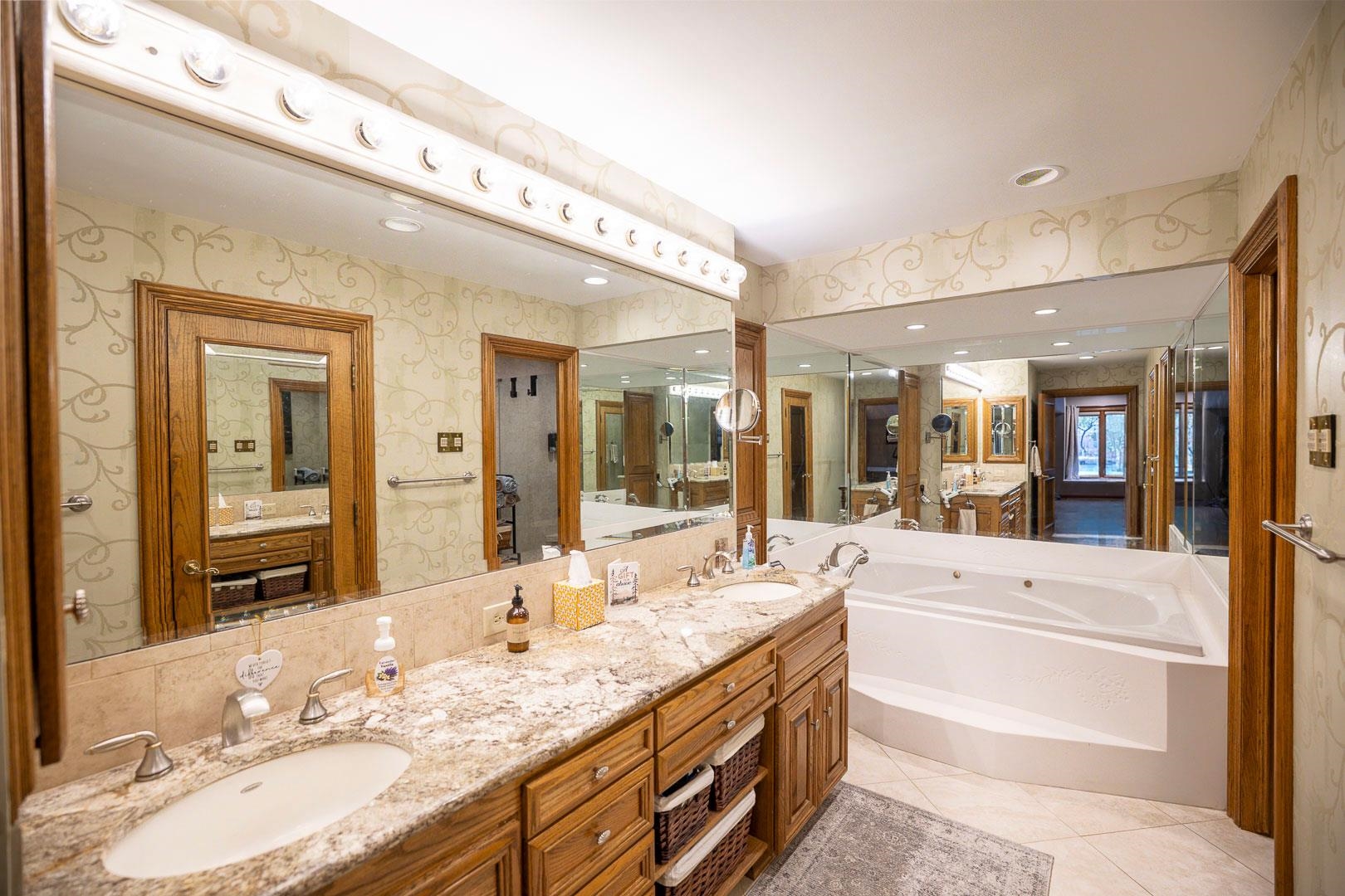 547 N Turnberry Cir. Property Photo 17