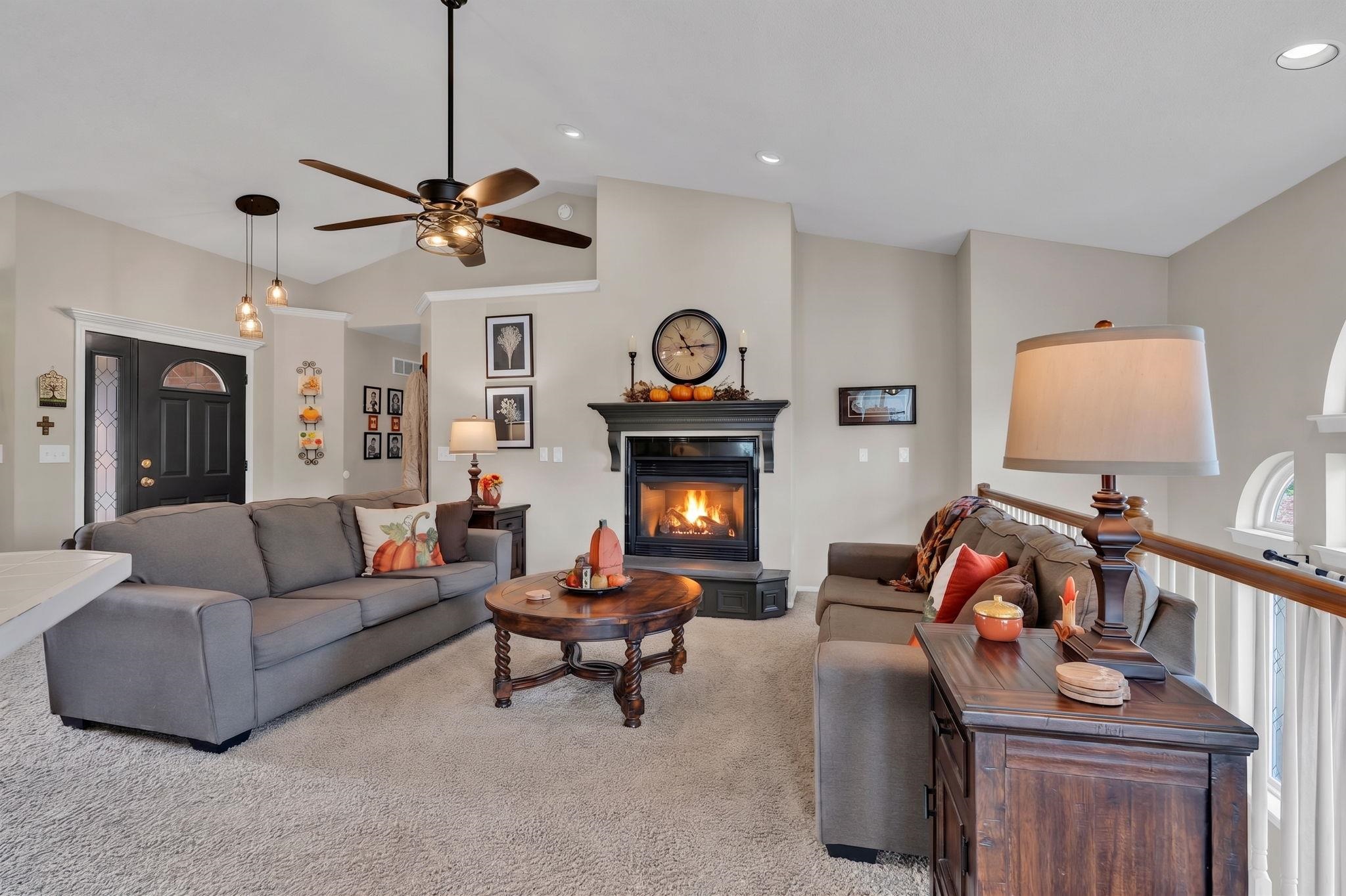12214 E Lockmoor St Property Photo 4
