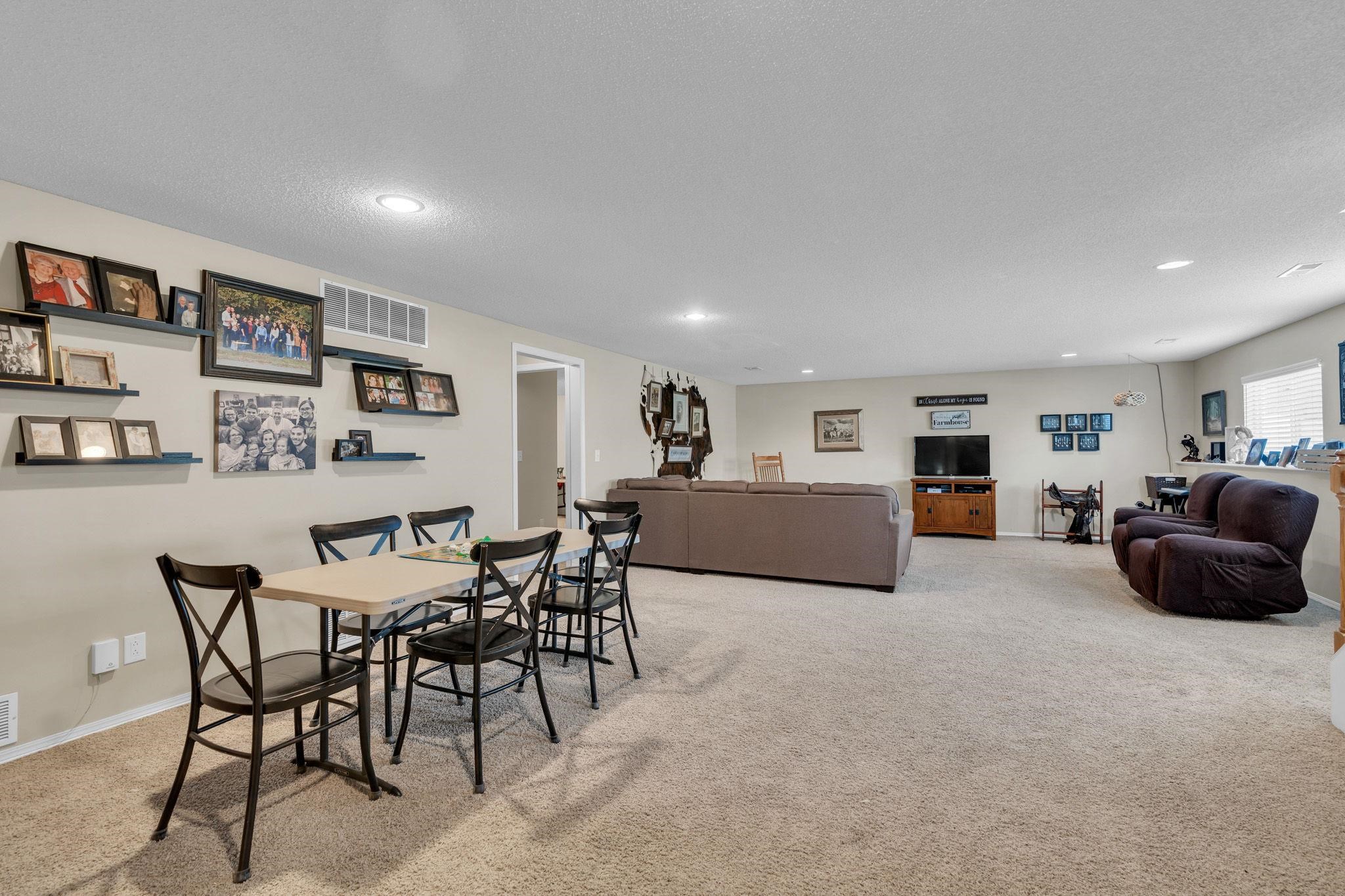 12214 E Lockmoor St Property Photo 25