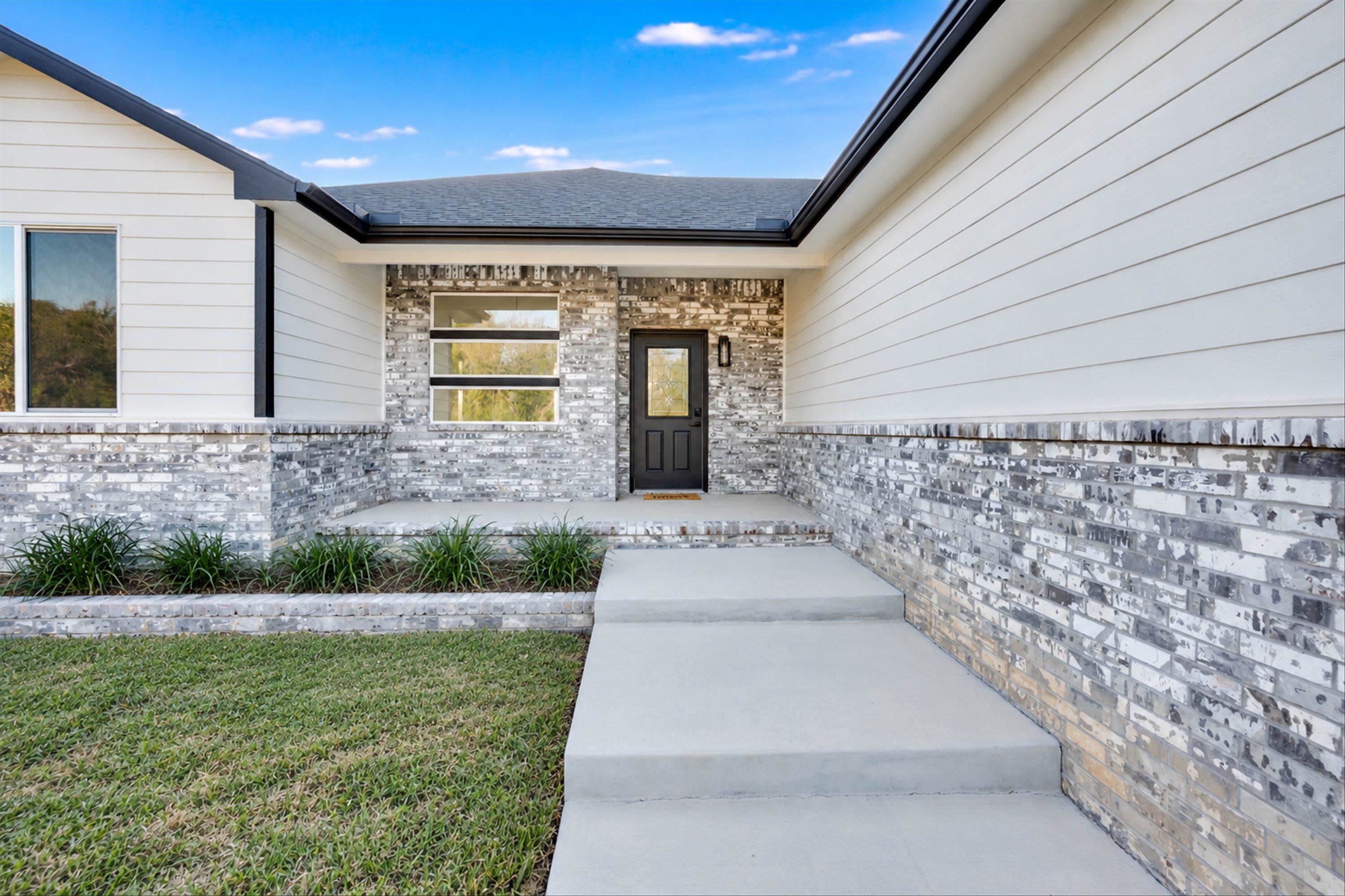 675 S Arbor Valley Way Property Photo 3