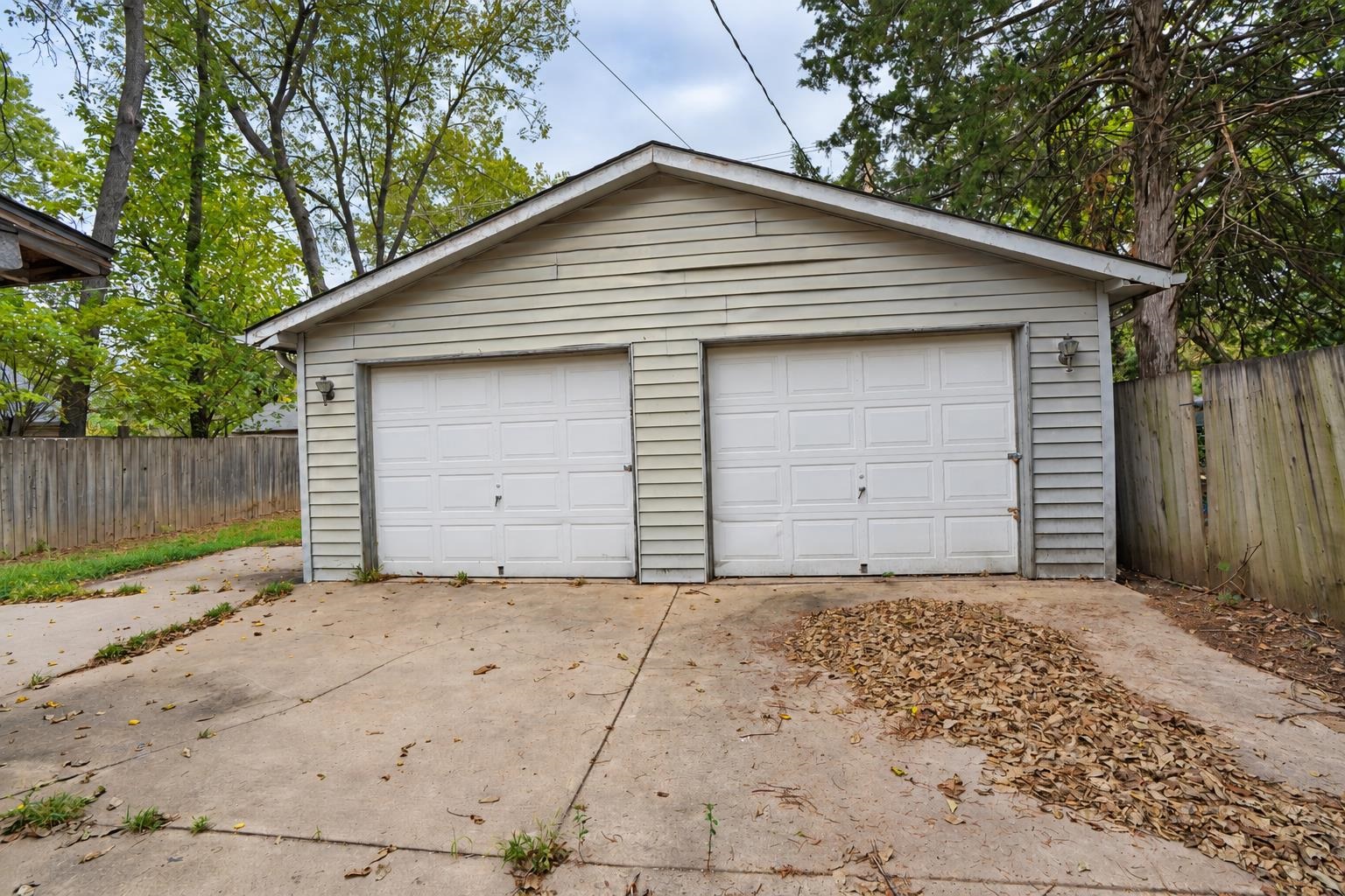 1226 S Laura Property Photo 3