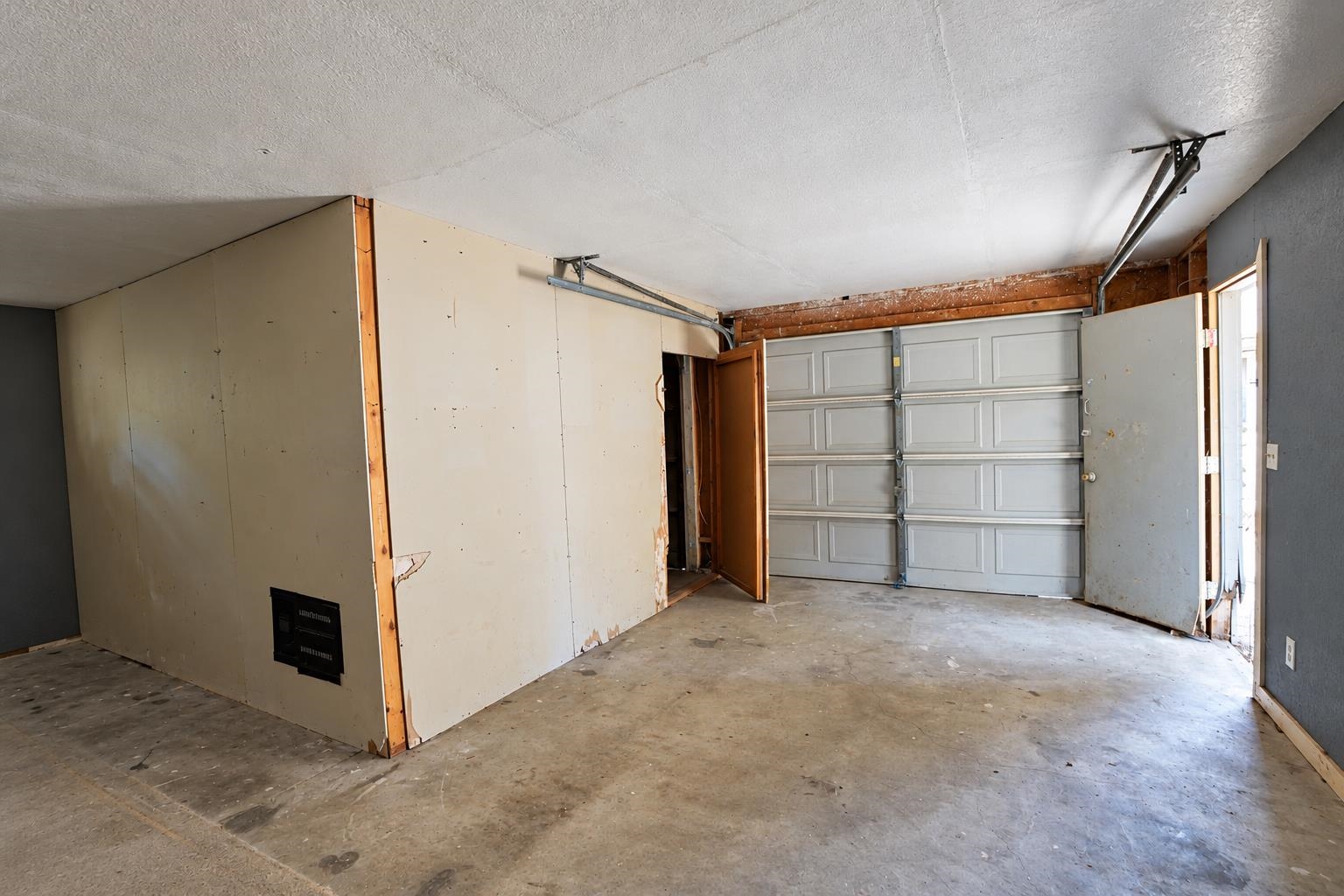 1226 S Laura Property Photo 5