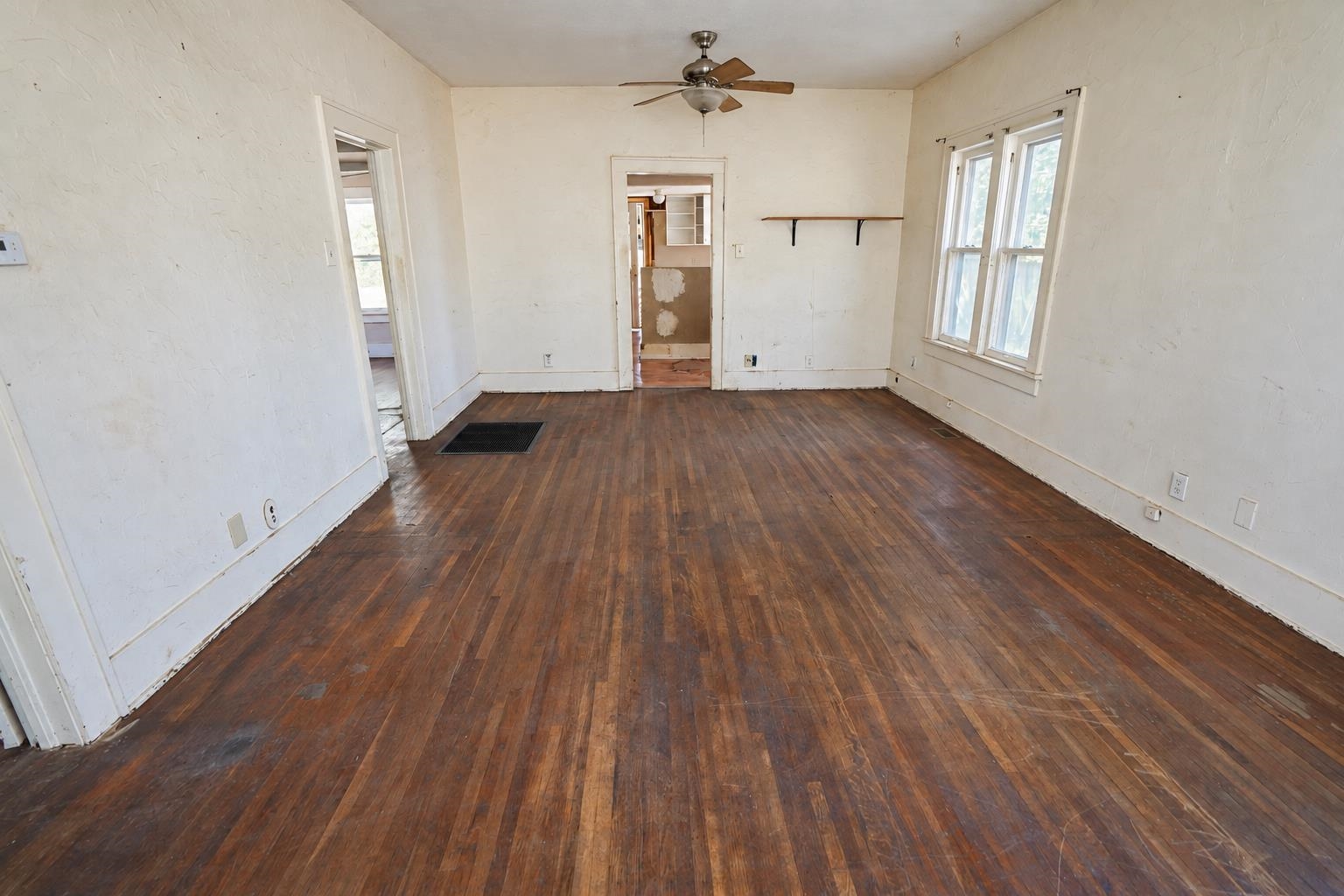 1226 S Laura Property Photo 6