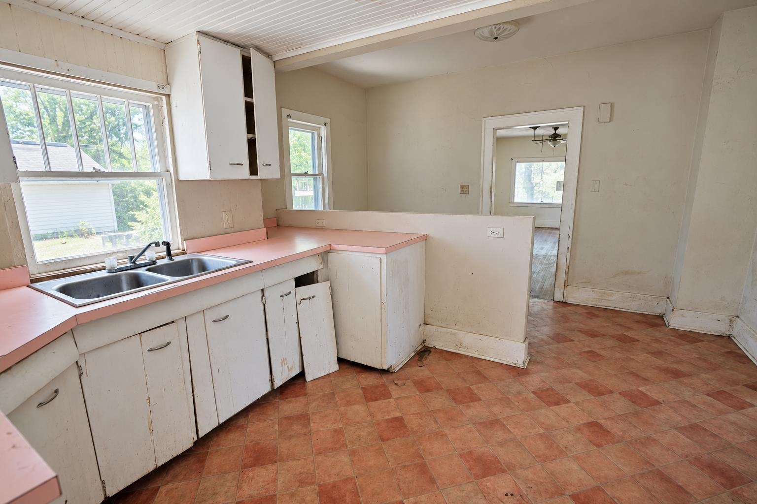 1226 S Laura Property Photo 8