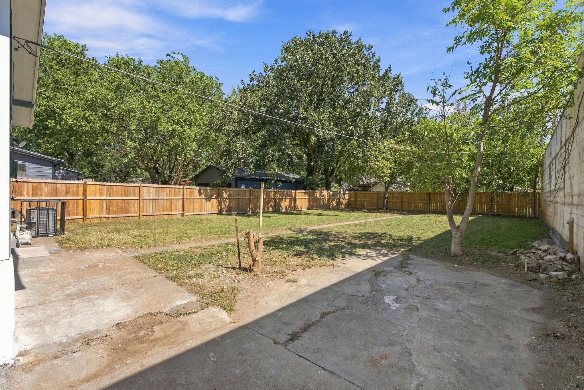 1546 S Waco Property Photo 18