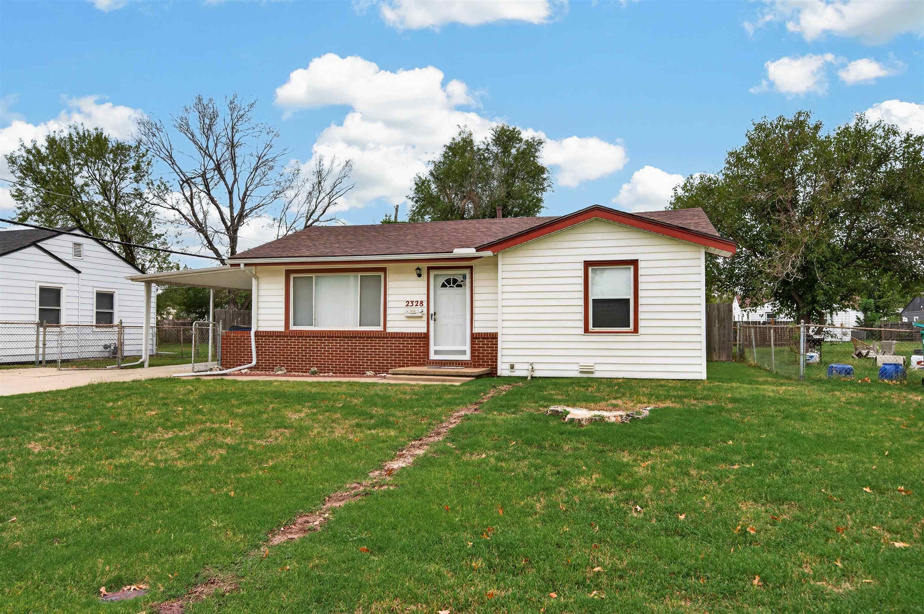 2328 W Casado St. Property Photo 1