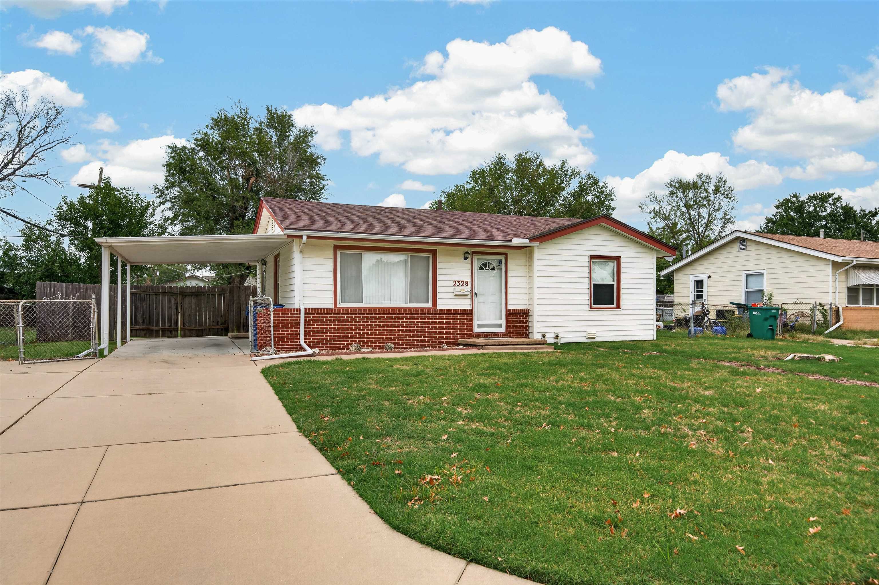 2328 W Casado St. Property Photo 2