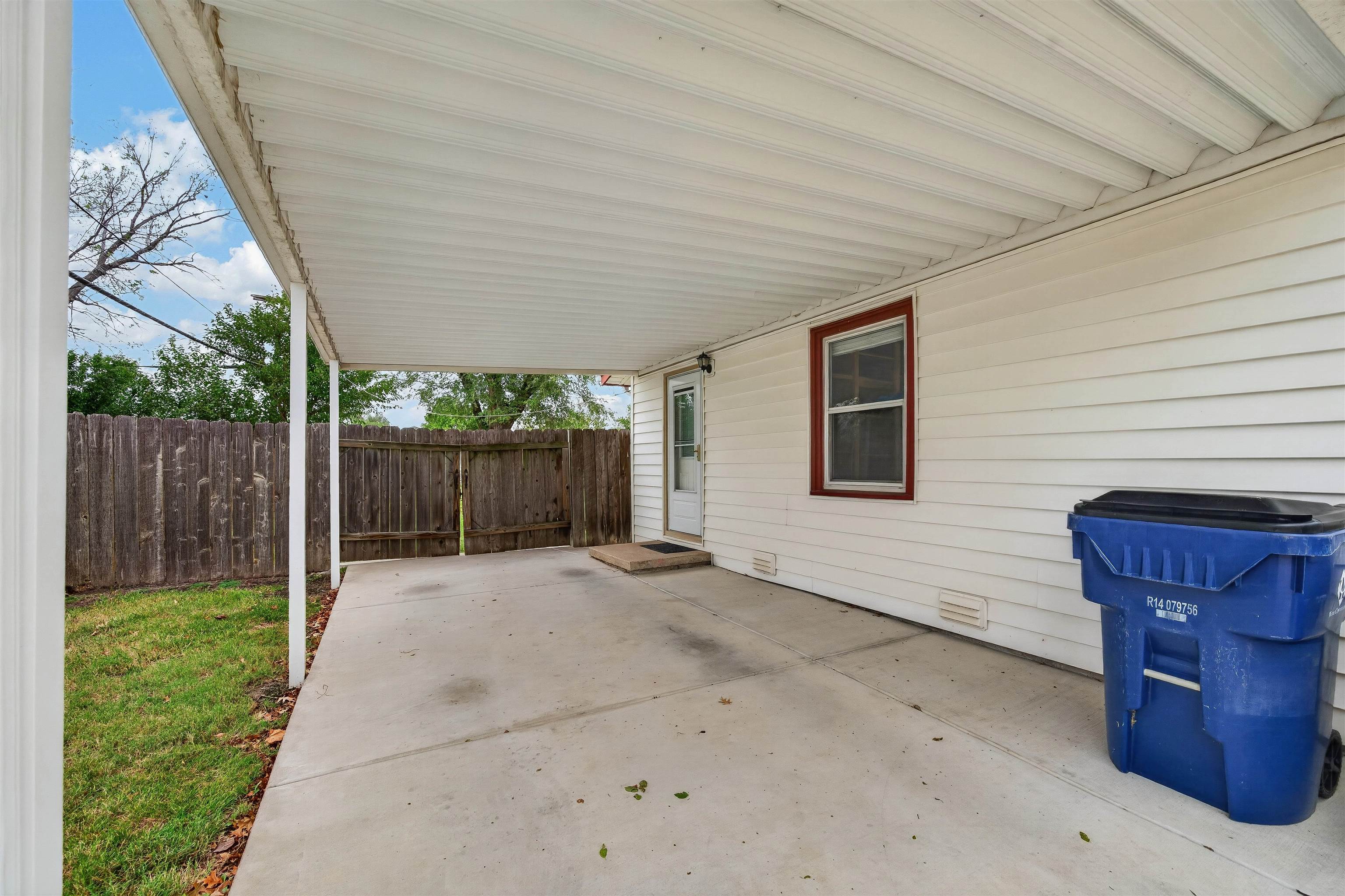 2328 W Casado St. Property Photo 17