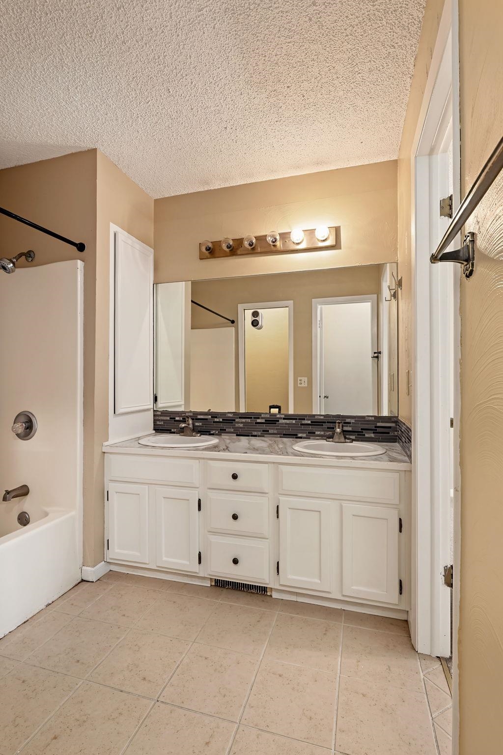 2472 S Capri Lane Property Photo 15
