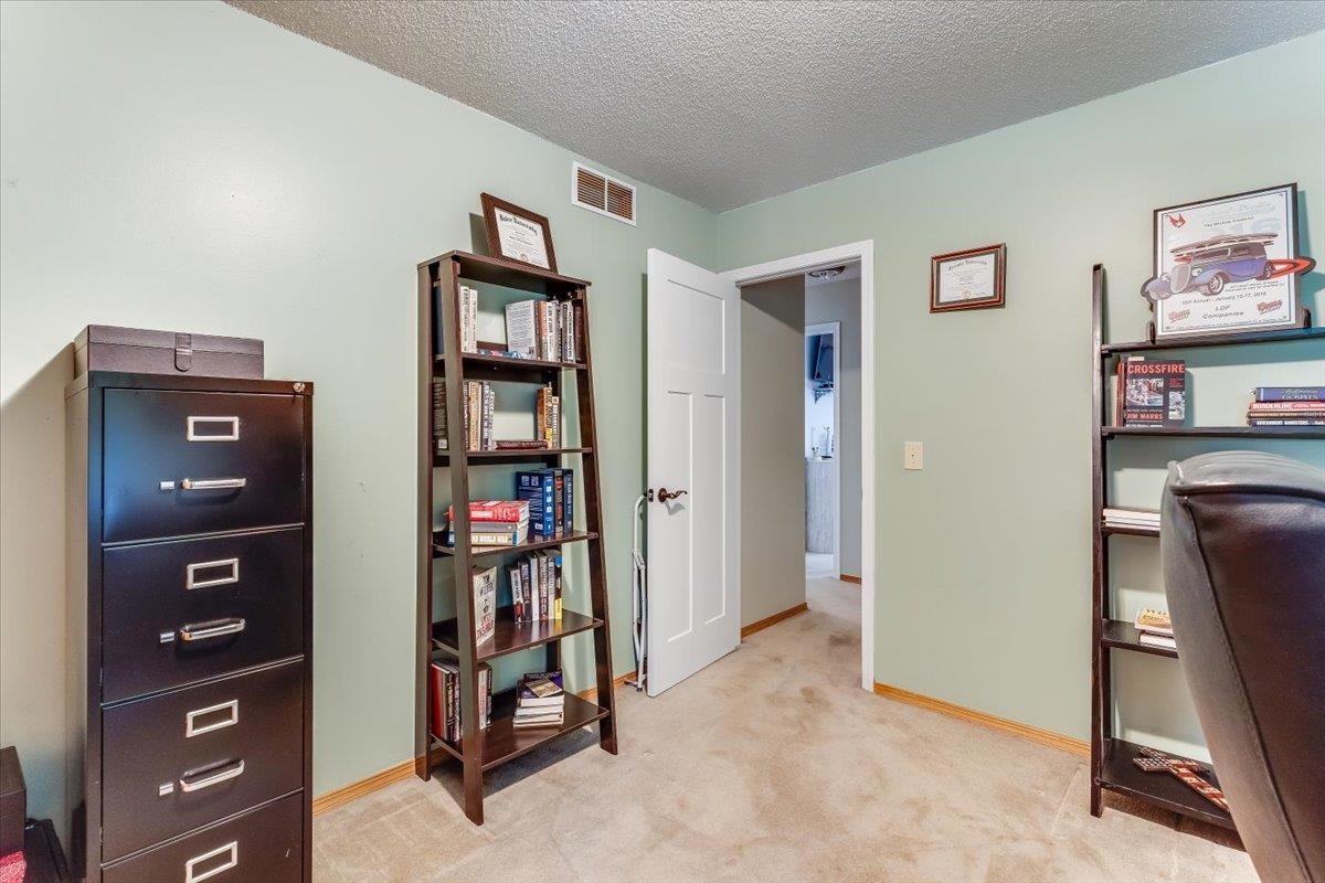 314 S Circle Lake Cir Property Photo 14
