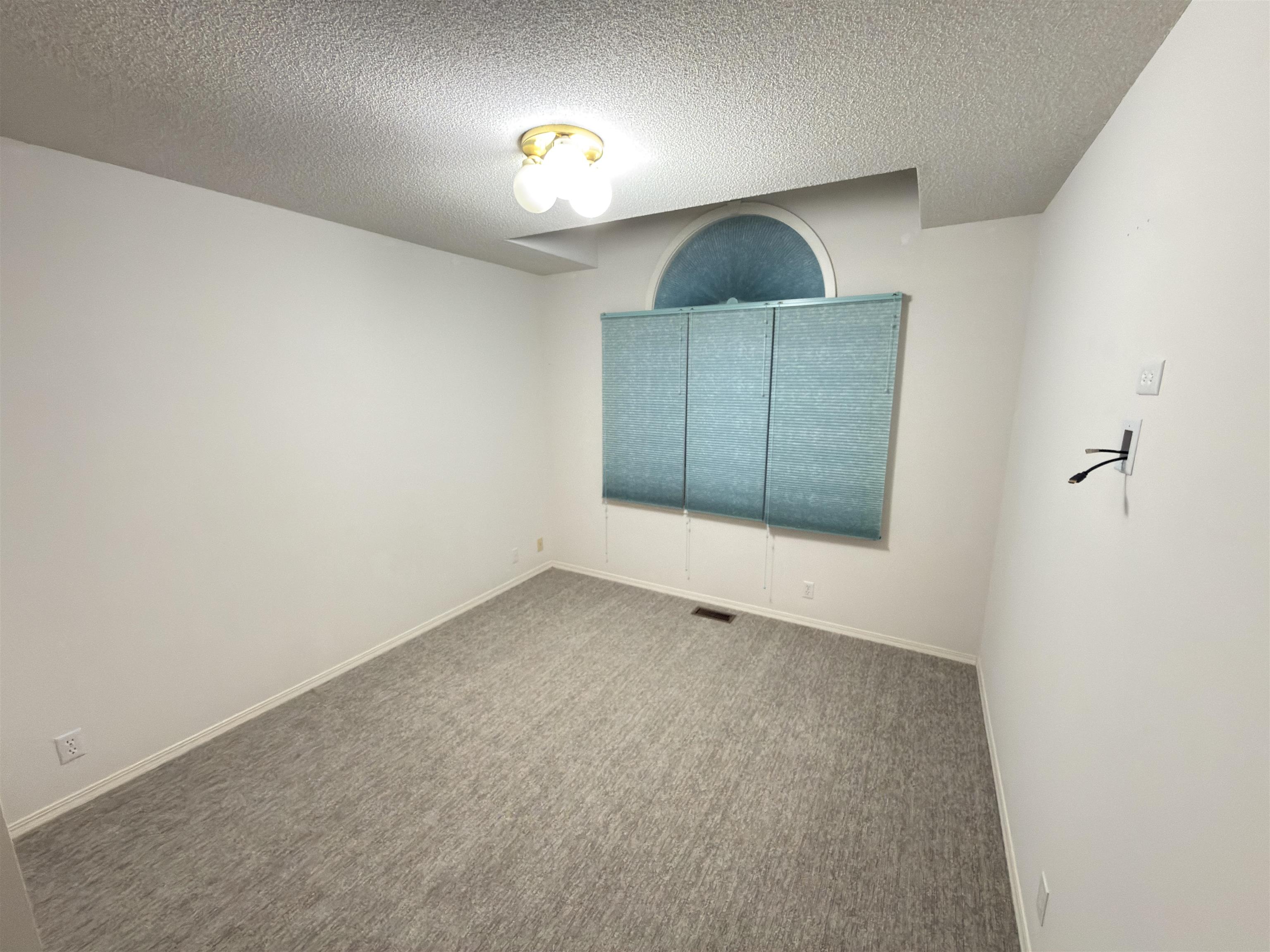 2427 N Vinegate Ct Property Photo 12